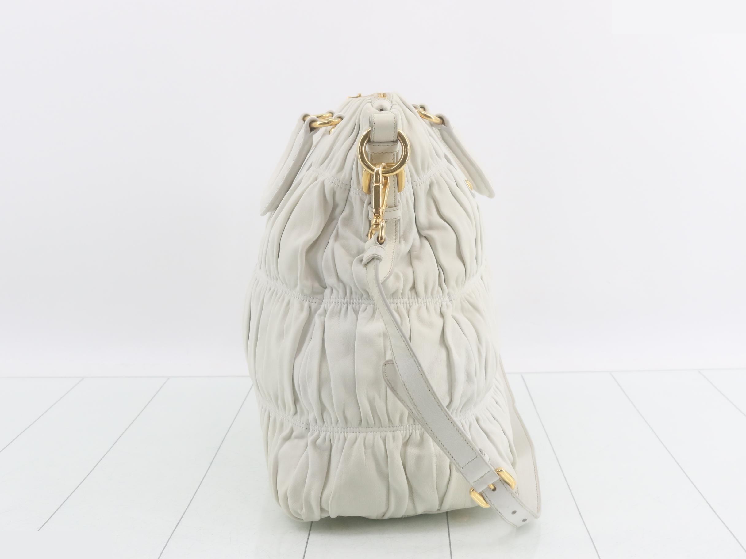 Leather 2-way gathered handbag with shoulder strap and dust bag. — view 3