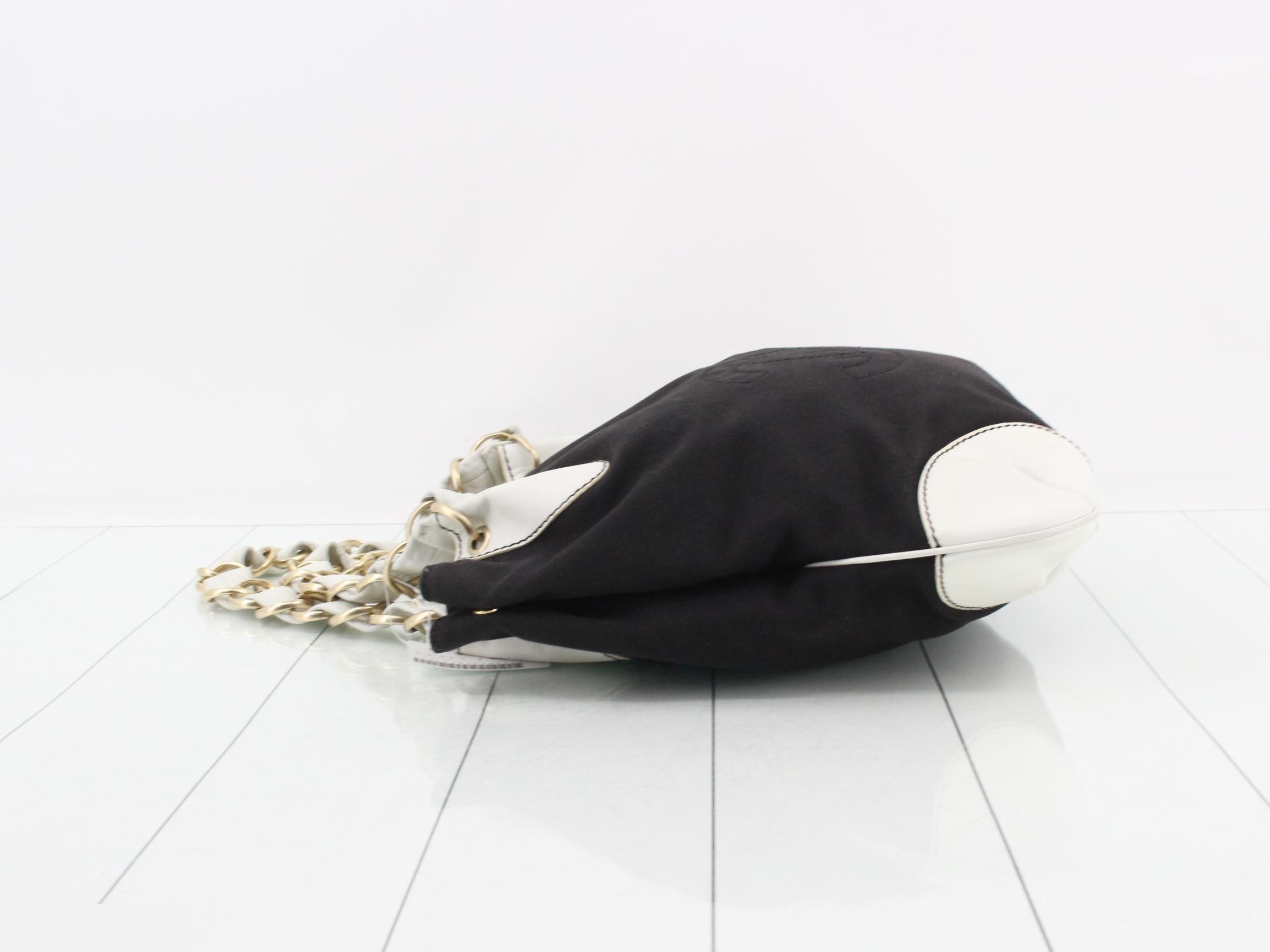 Canvas shoulder bag with chain strap, item number 8. — view 4