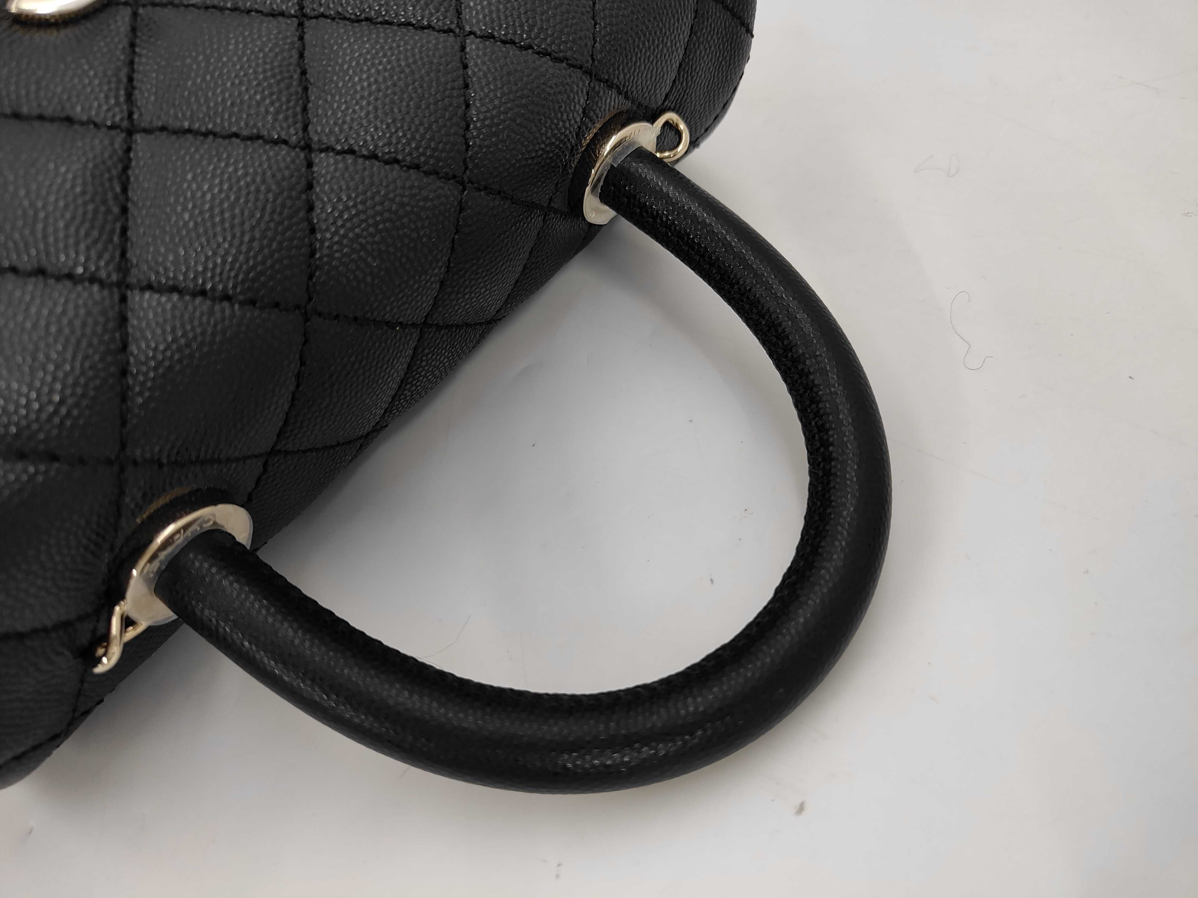Matelassé Coco Handle XS Caviar Leather Black Gold Hardware Serial Number 31 Handbag — view 4
