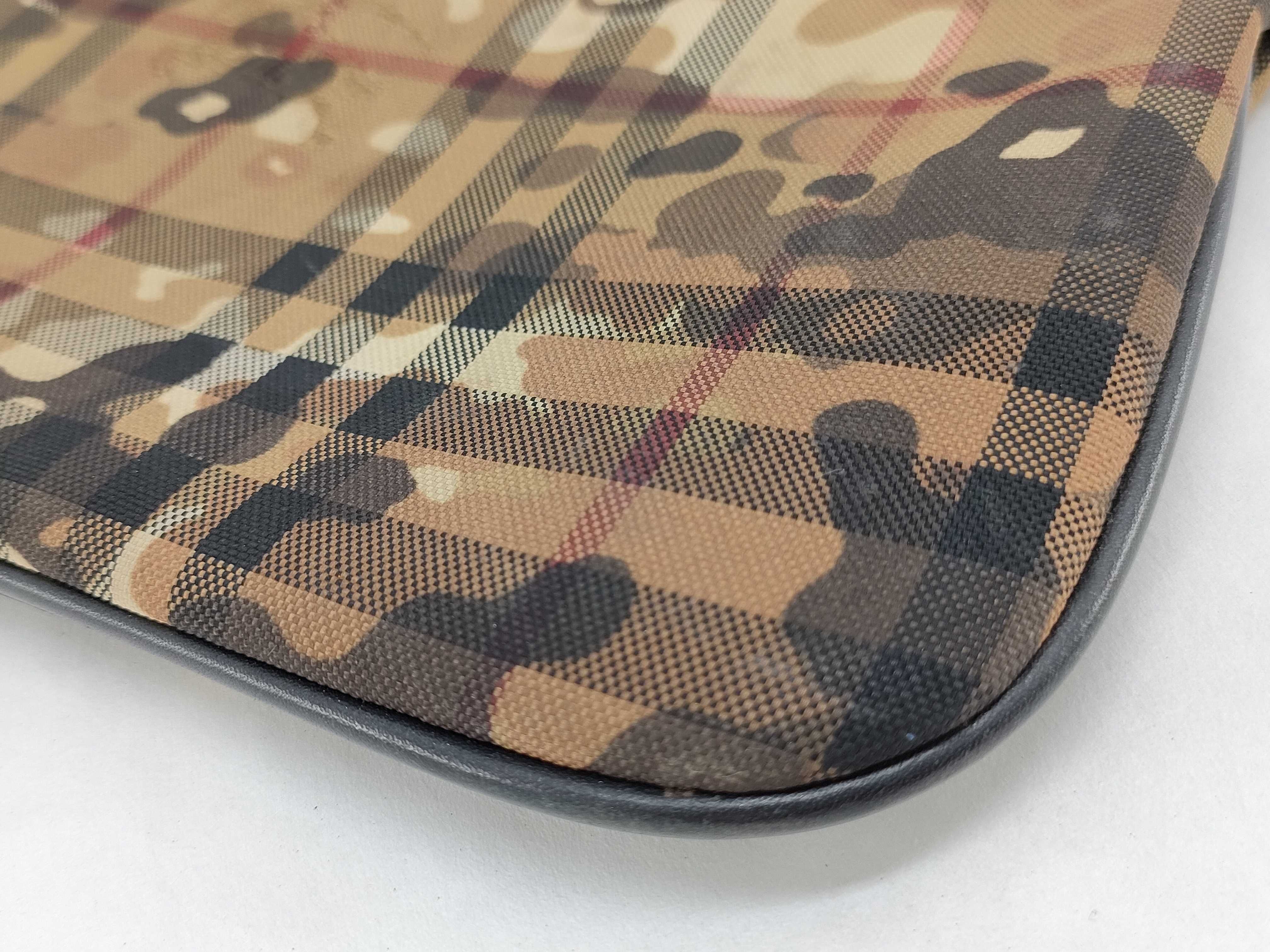Nova Check Shadow Horse Camouflage Pouch — view 4