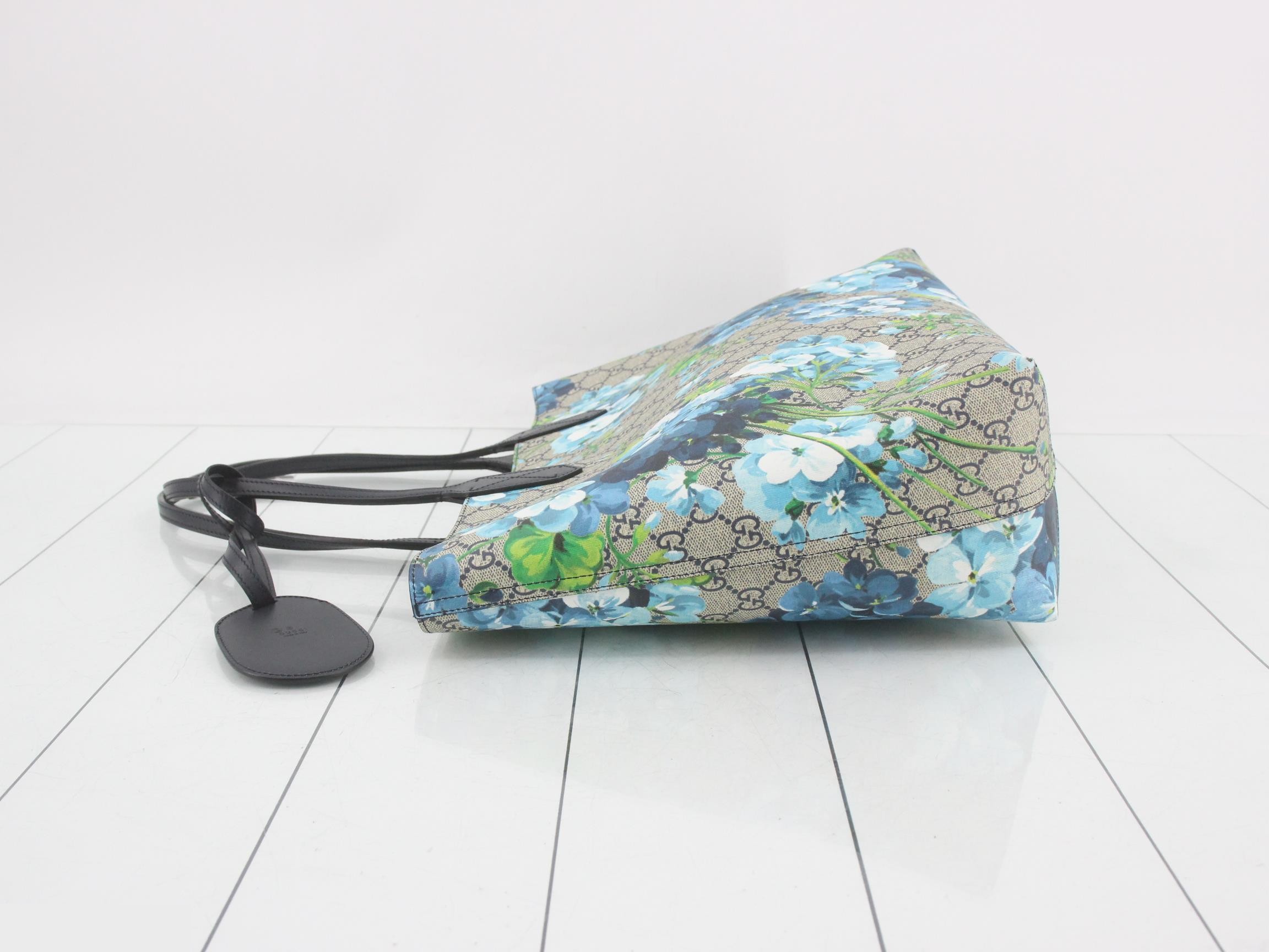 GG Blooms (Bags) - Tote Bag — view 4