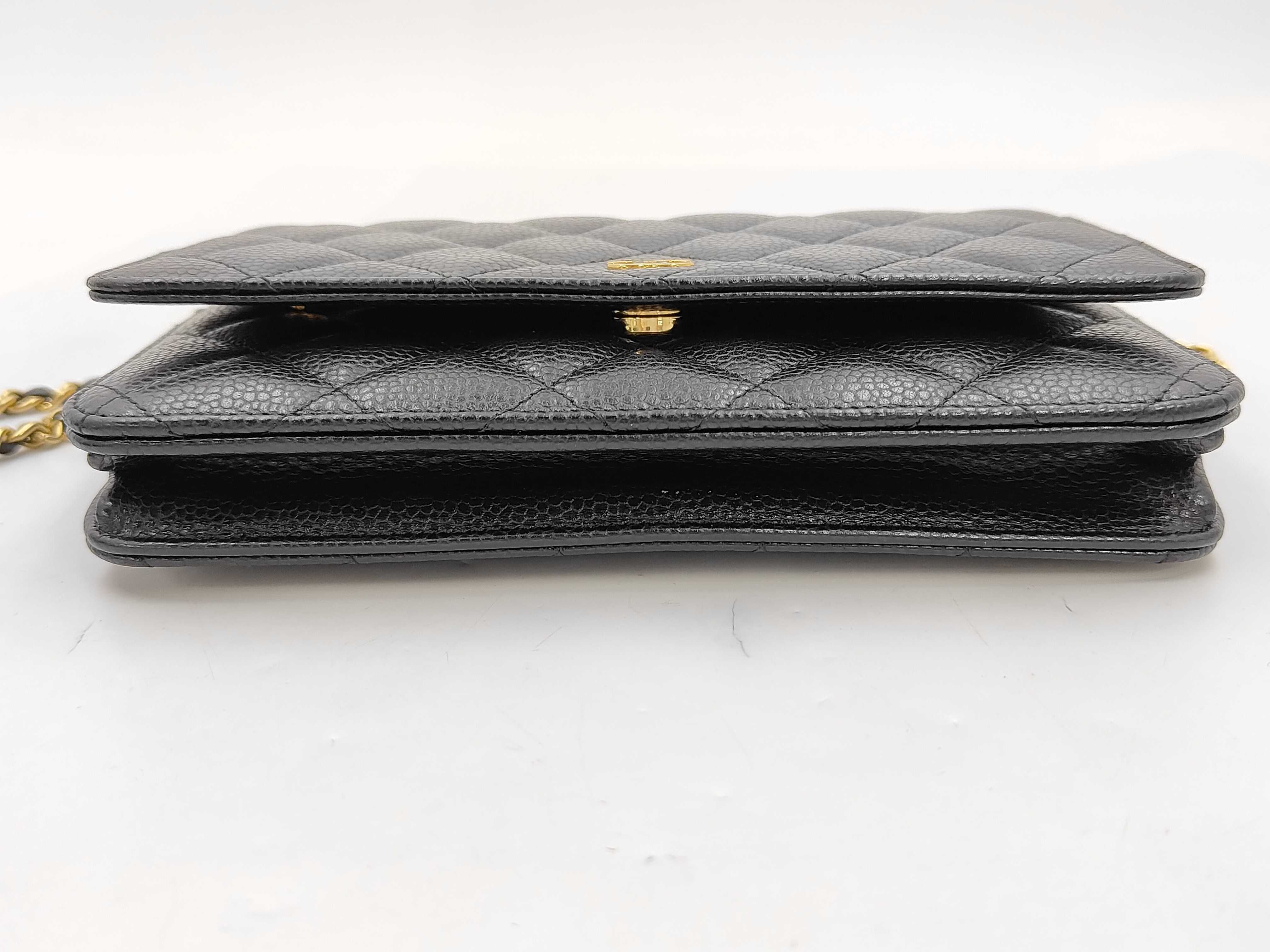 Matelassé Chain Wallet Caviar Skin Shoulder Bag — view 6