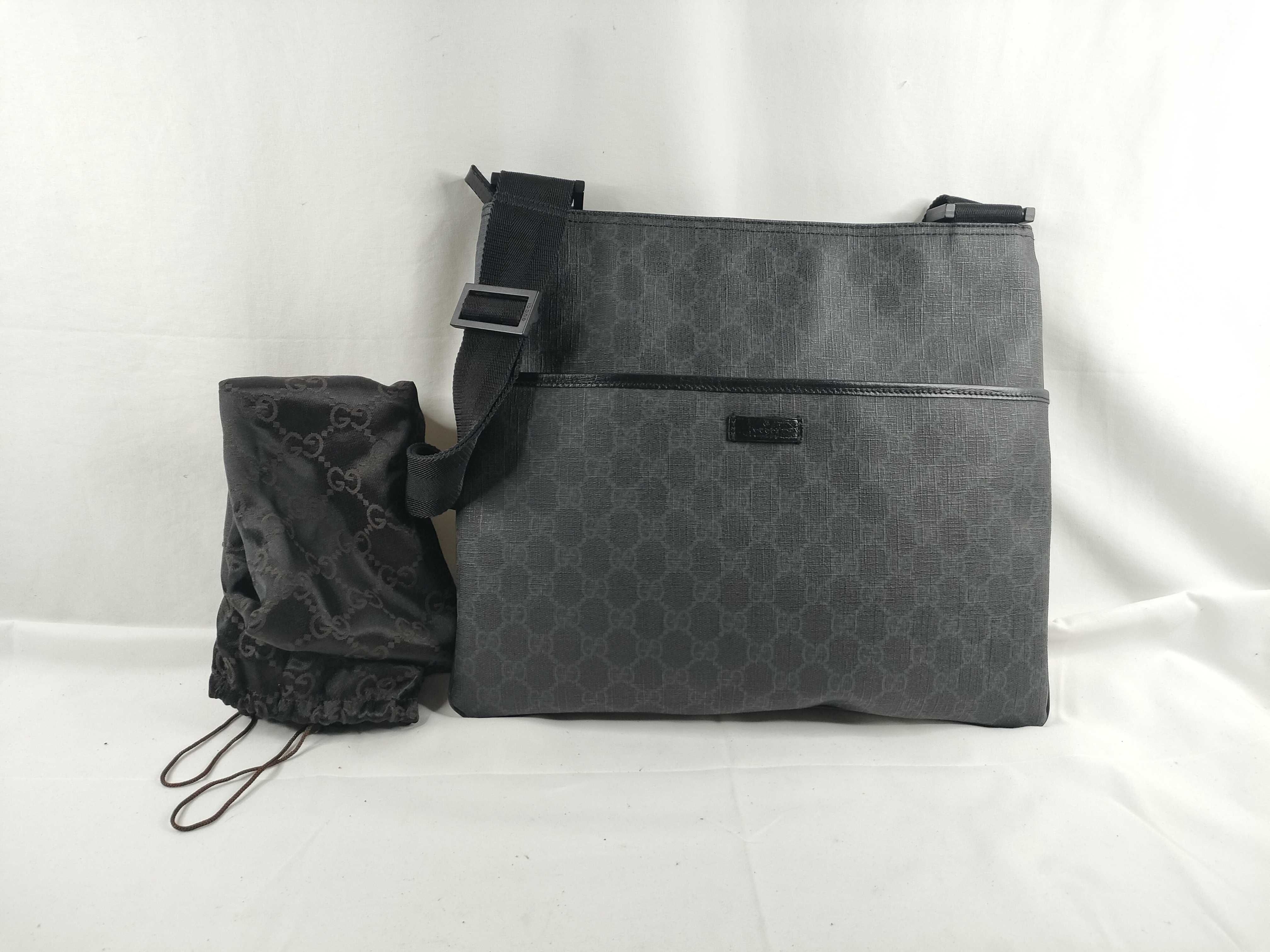 GG Shoulder Bag, Black