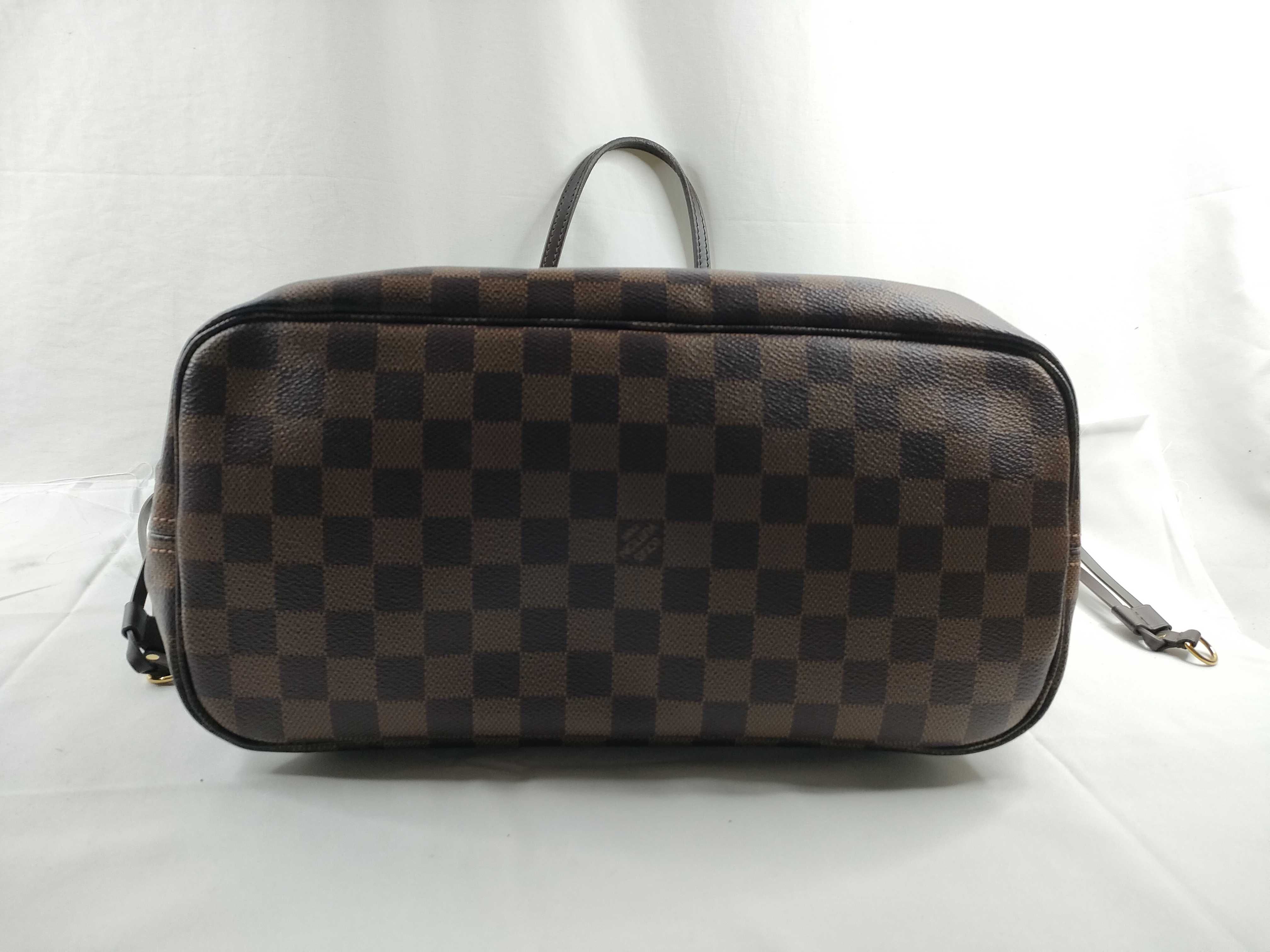 Damier Neverfull MM N41358 Tote Bag (Bottom torn) — view 4