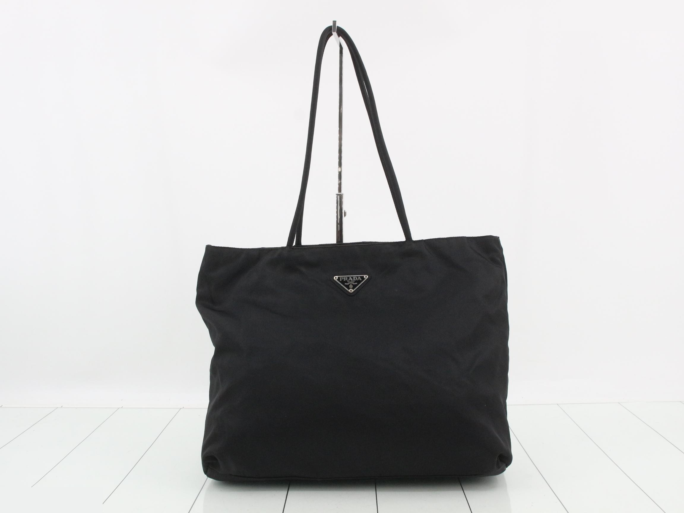 Nylon Triangle Plate Tote Bag