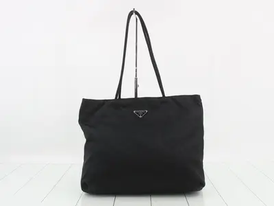 Nylon Triangle Plate Tote Bag