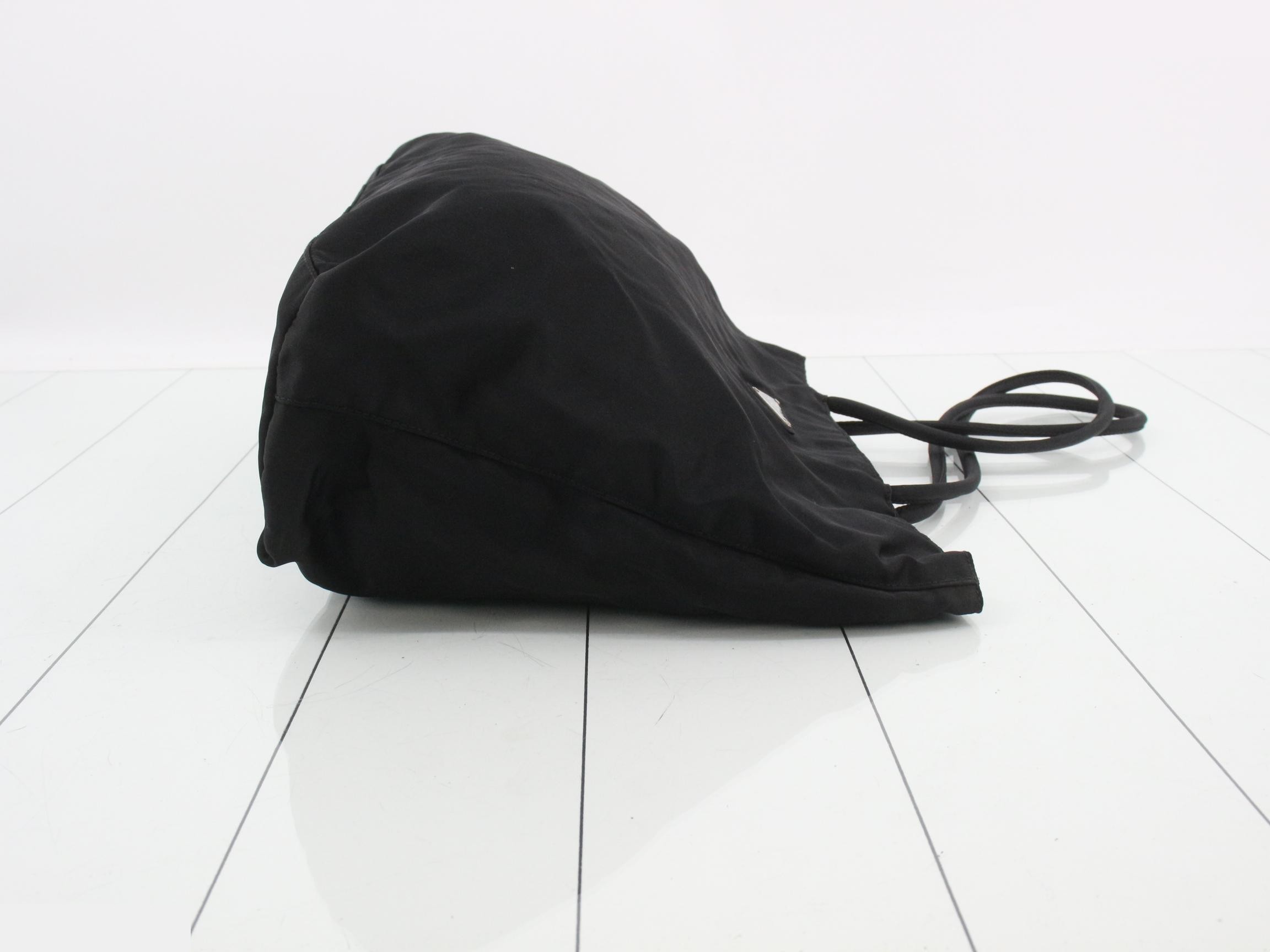 Nylon Triangle Plate Tote Bag — view 3