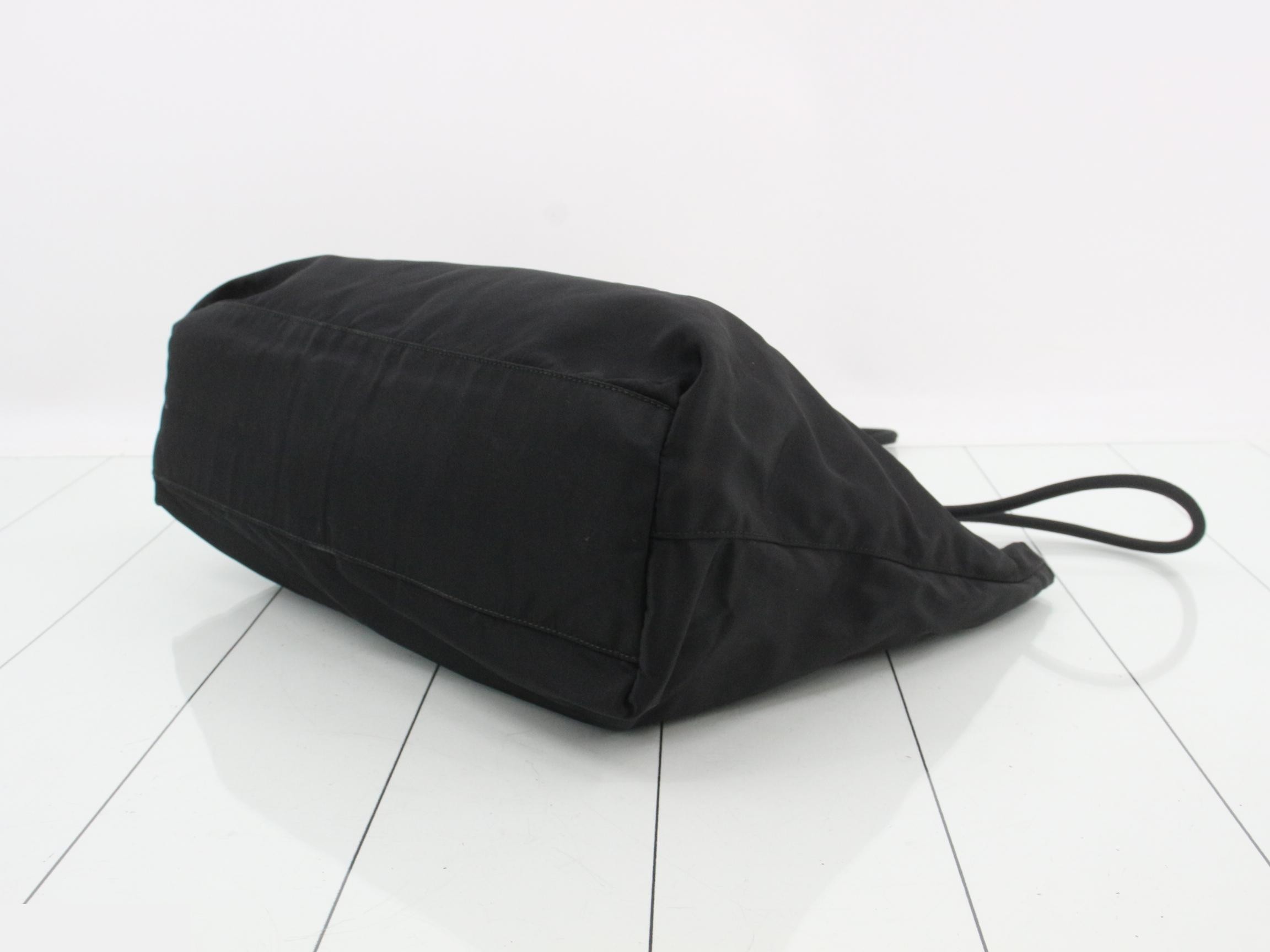 Nylon Triangle Plate Tote Bag — view 6