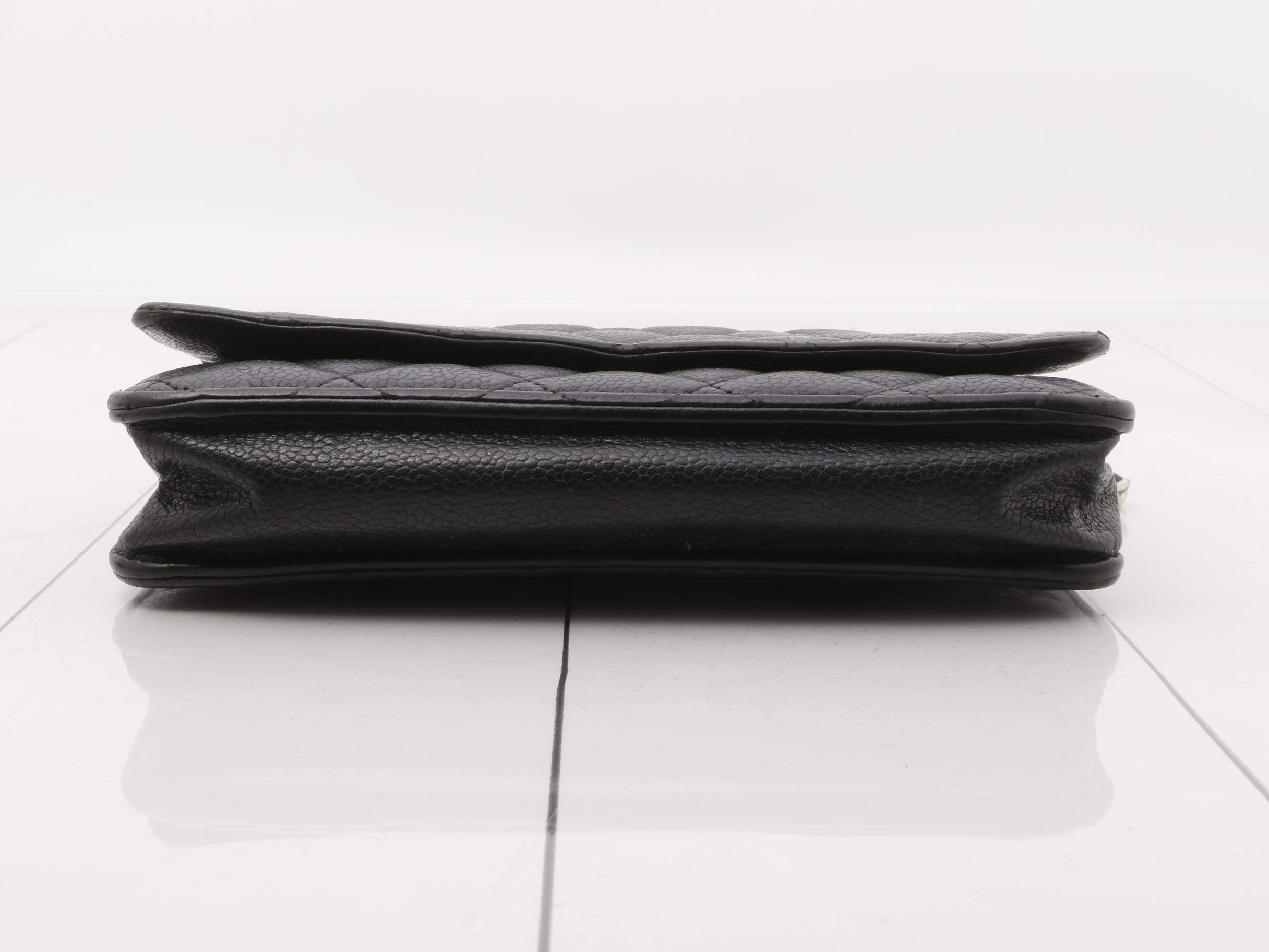 Matelassé caviar chain wallet (with seal) — view 3