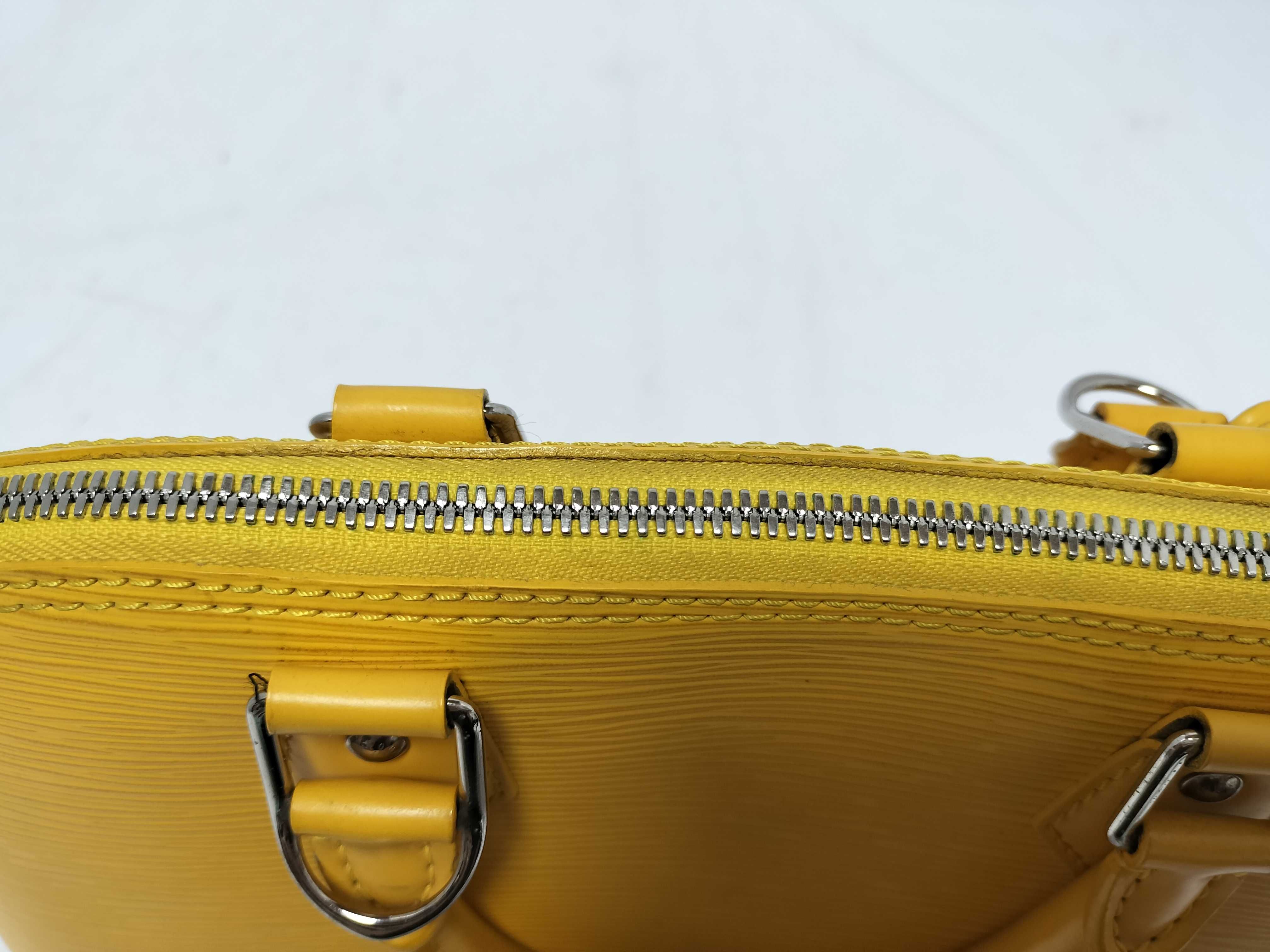 Epi Alma Handbag FL3183 — view 6