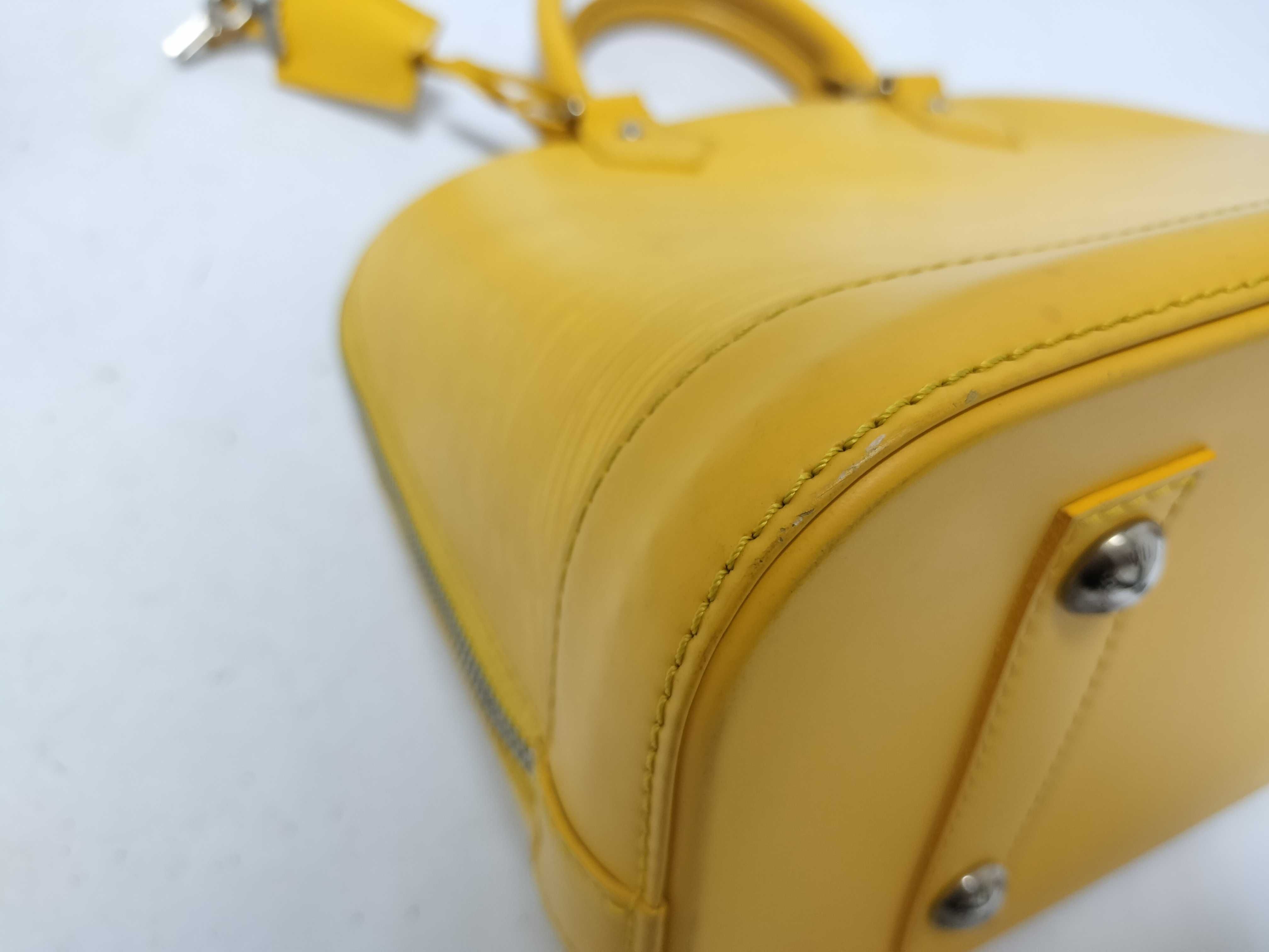 Epi Alma Handbag FL3183 — view 9