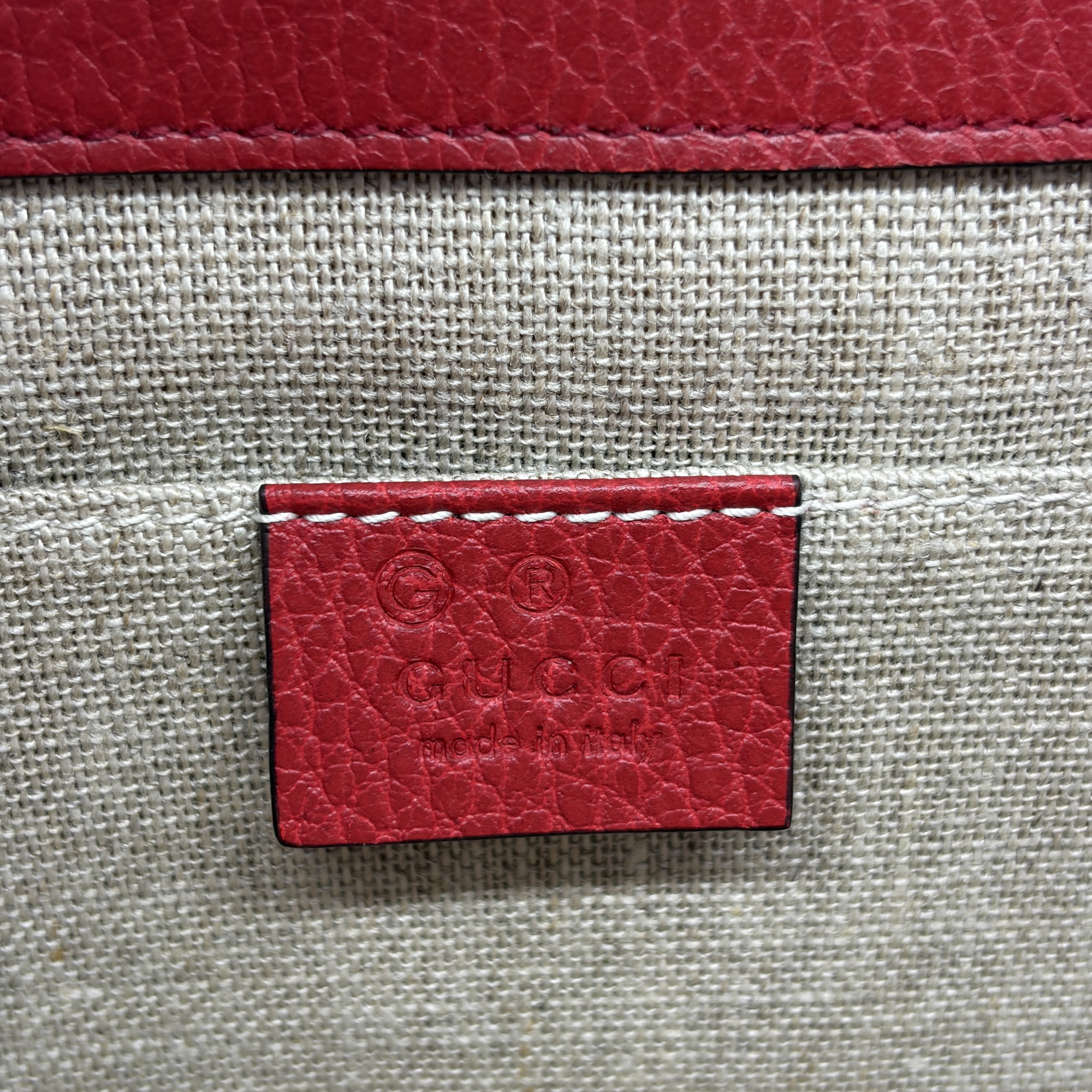 Interlocking G Chain Shoulder Bag — view 13
