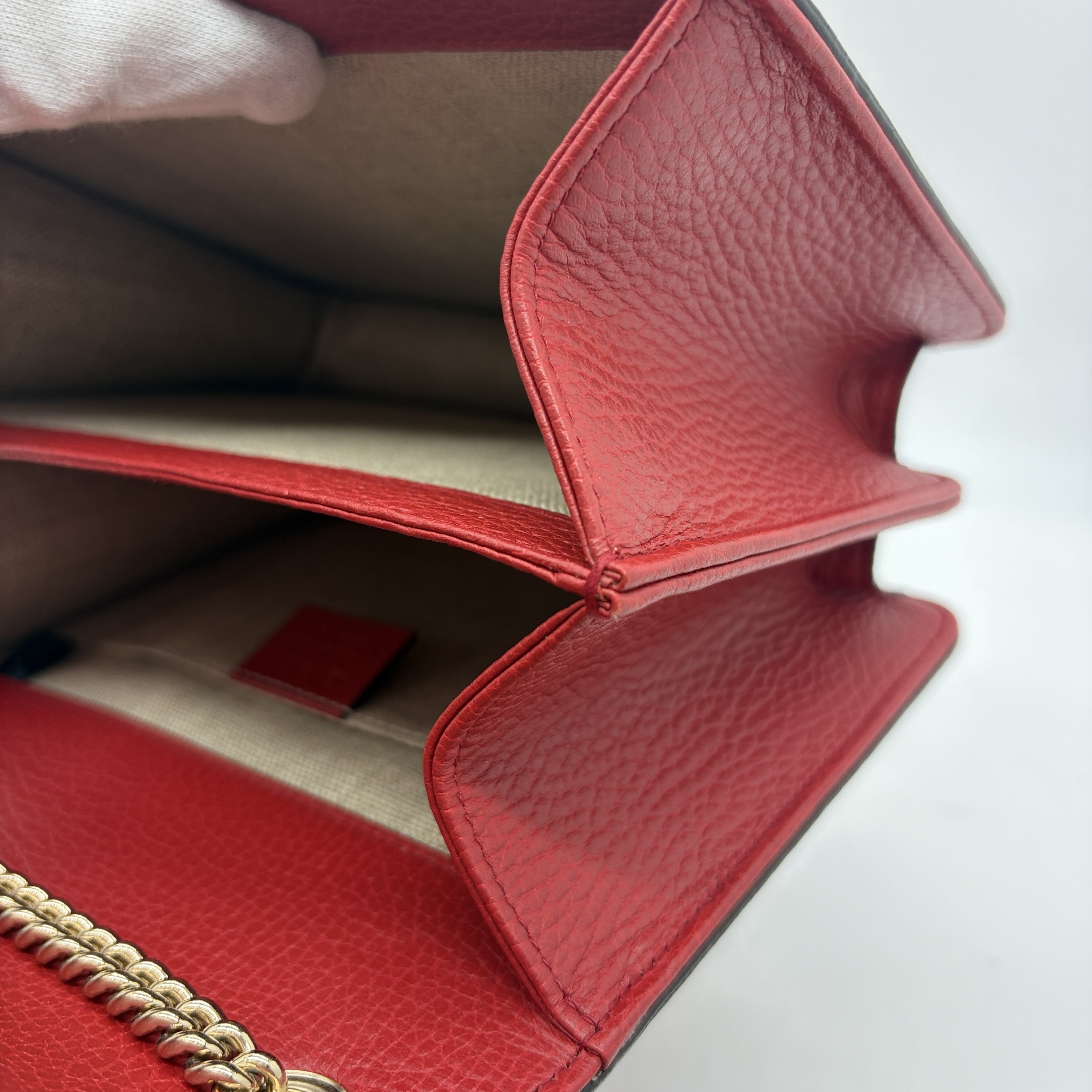 Interlocking G Chain Shoulder Bag — view 9
