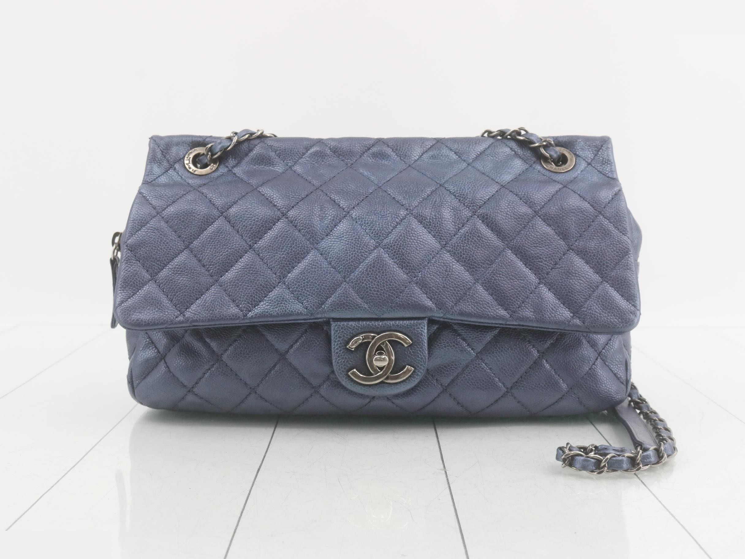 Matelassé Caviar Skin Turnlock Double Chain Shoulder Bag (Blue)