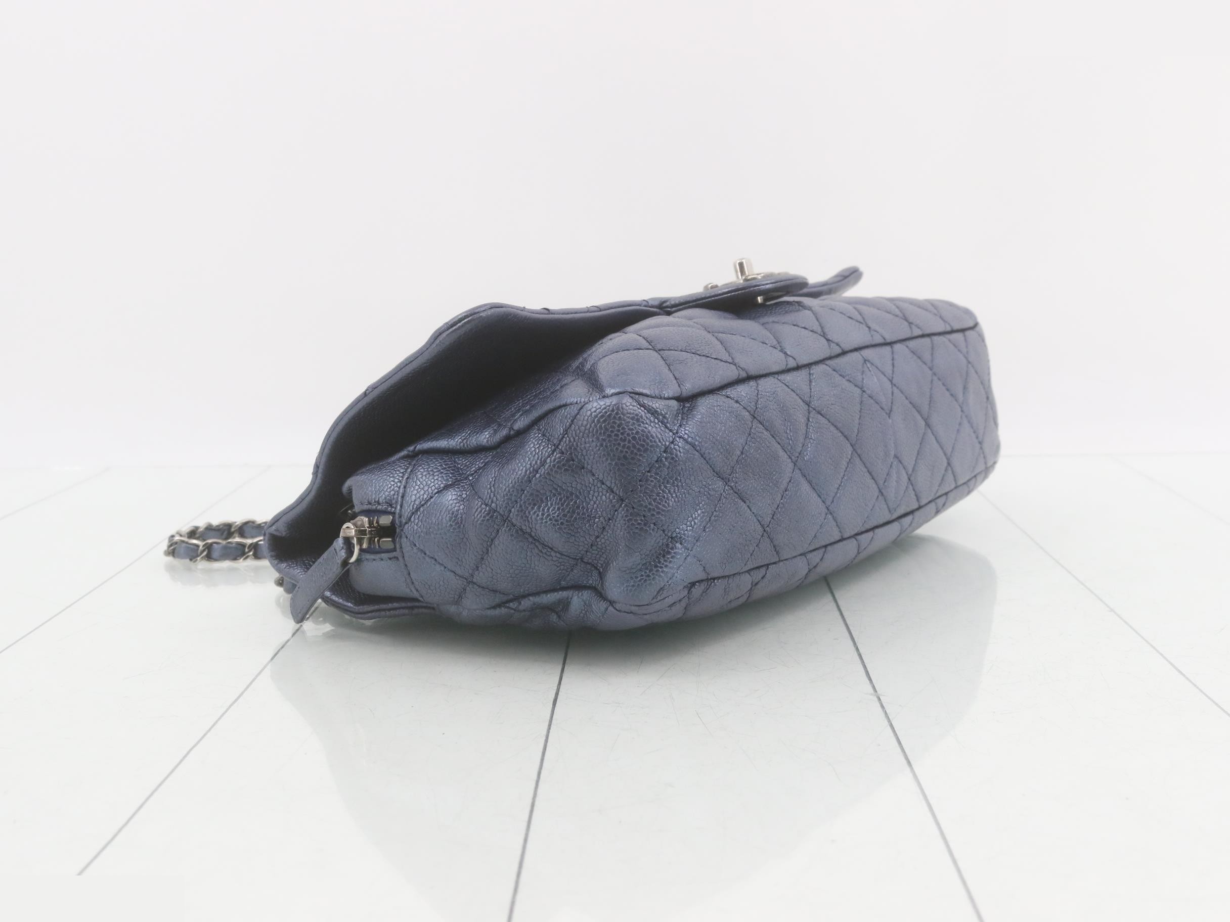 Matelassé Caviar Skin Turnlock Double Chain Shoulder Bag (Blue) — view 5