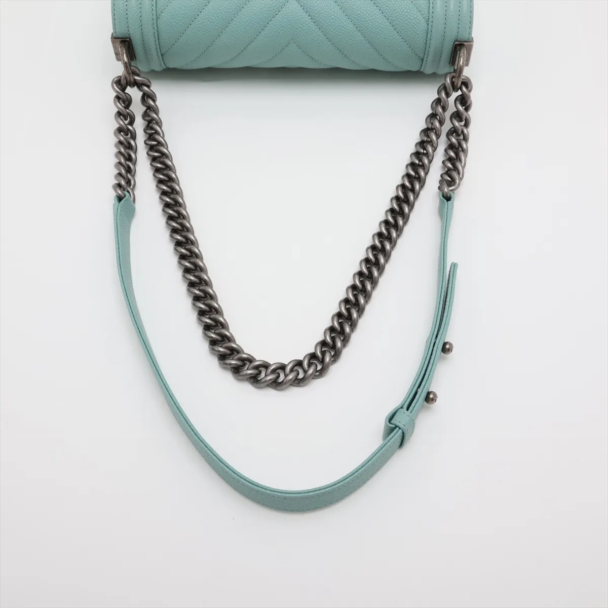 Boy Chanel 25 Caviar Skin Chain Shoulder Bag, Chevron V-stitch, Green, Gunmetal Hardware, 29185339, Serial Number 29, A67086 — view 5