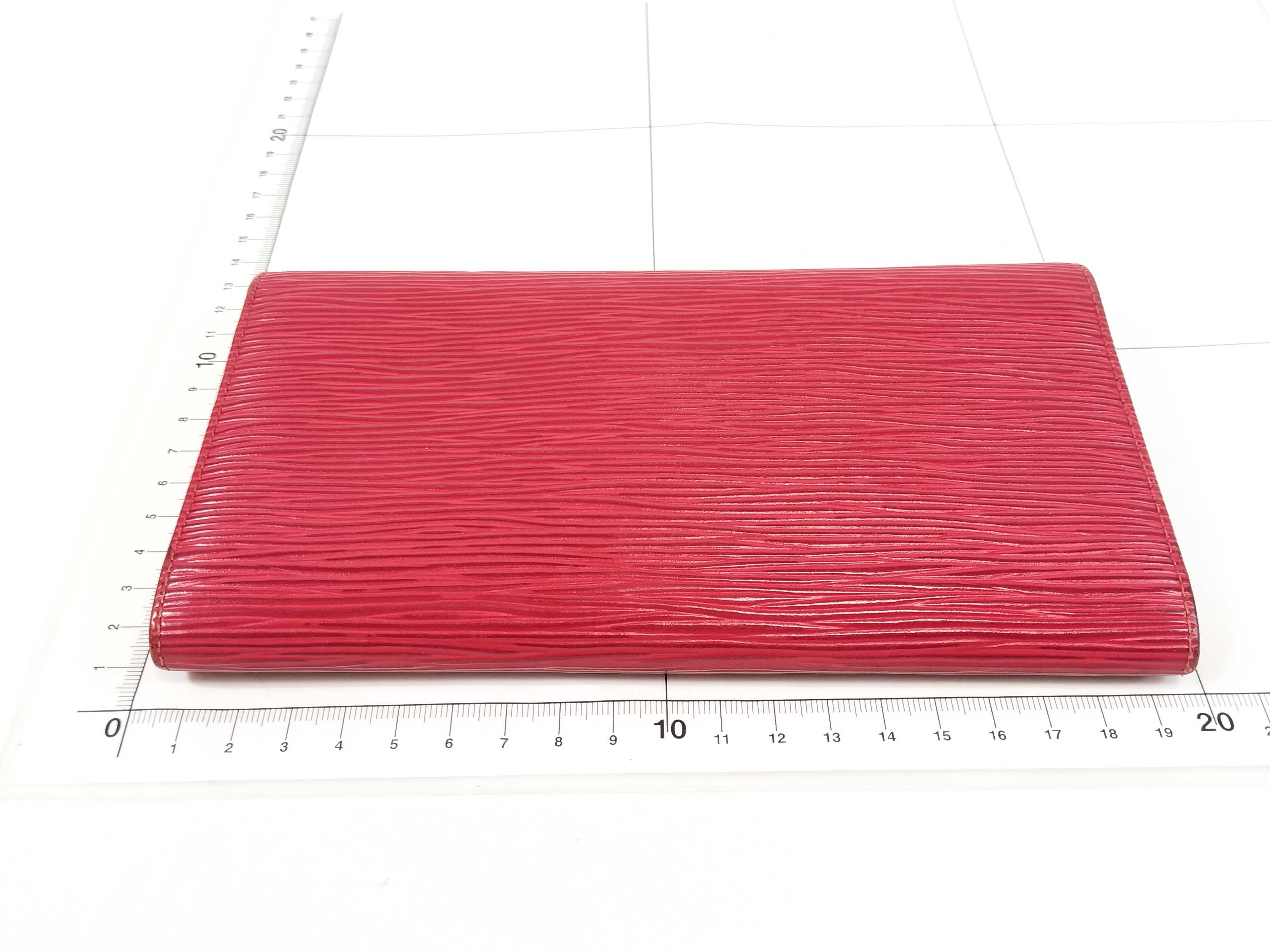 Epi Portefeuille Tresor International Tri-fold Long Wallet — view 2