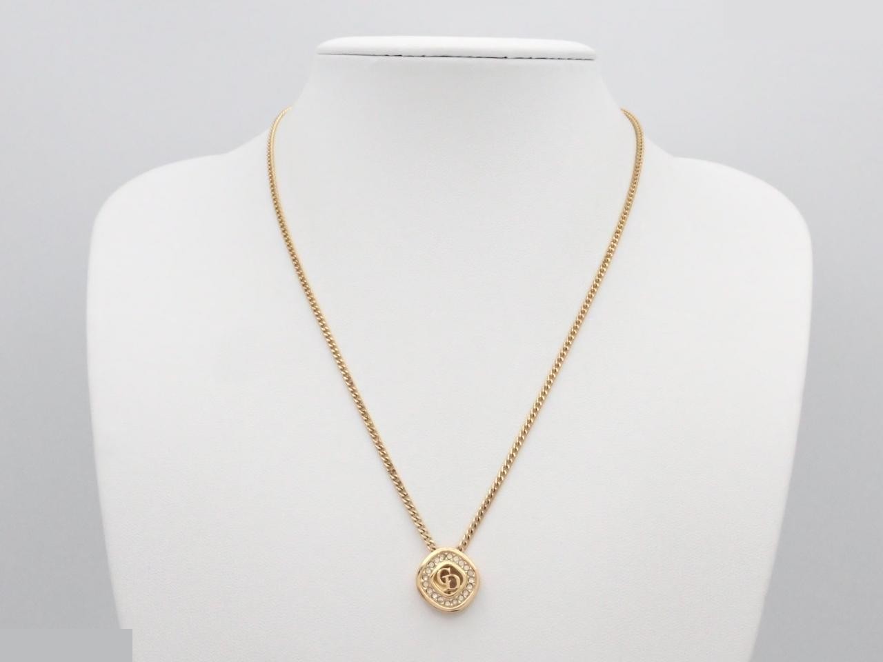 Other lines: Precious metals, necklaces, pendants — view 3