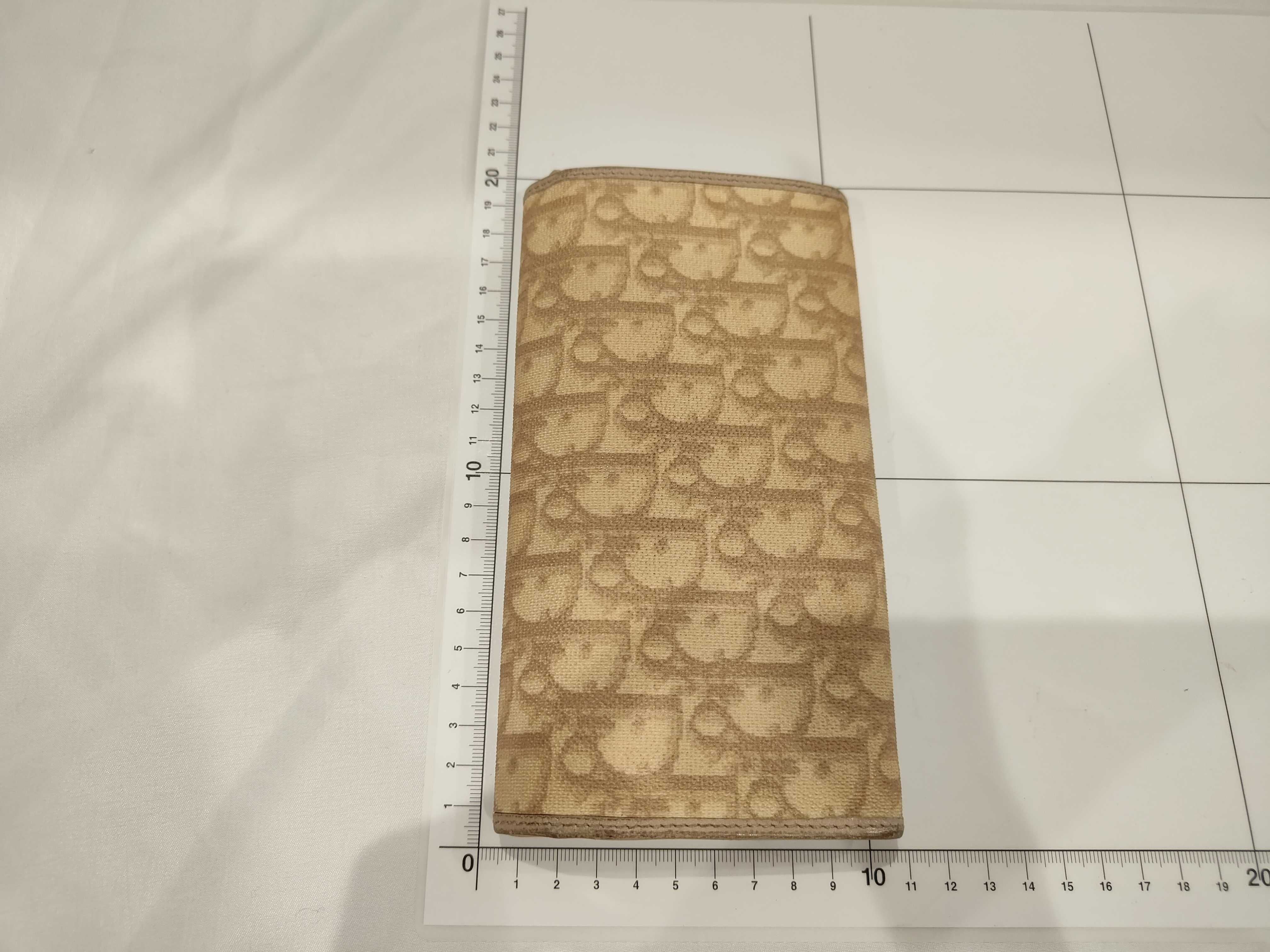 long wallet — view 2