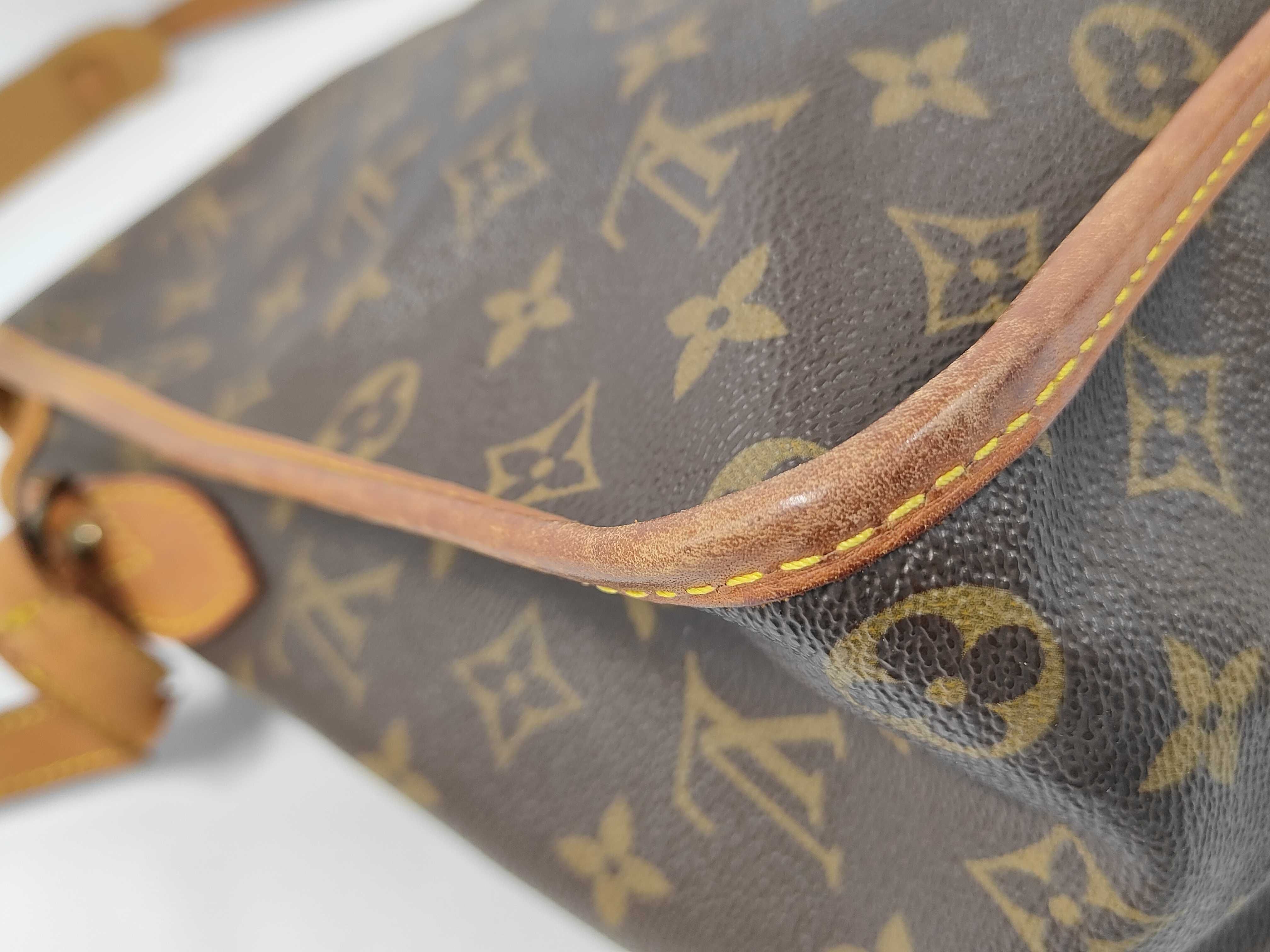 LV Louis Vuitton Monogram Gibeciere MM Shoulder Bag — view 4