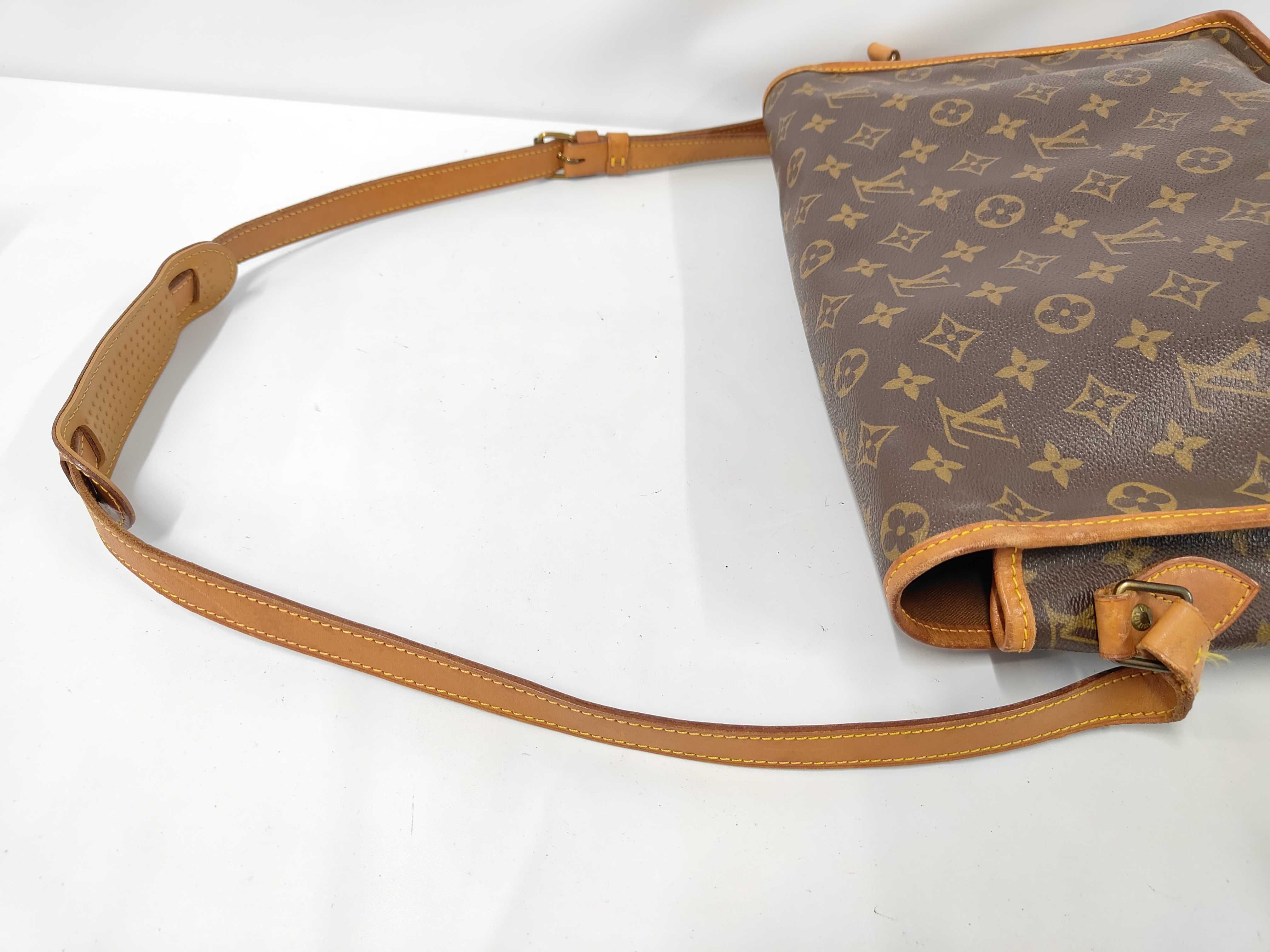 LV Louis Vuitton Monogram Gibeciere MM Shoulder Bag — view 5