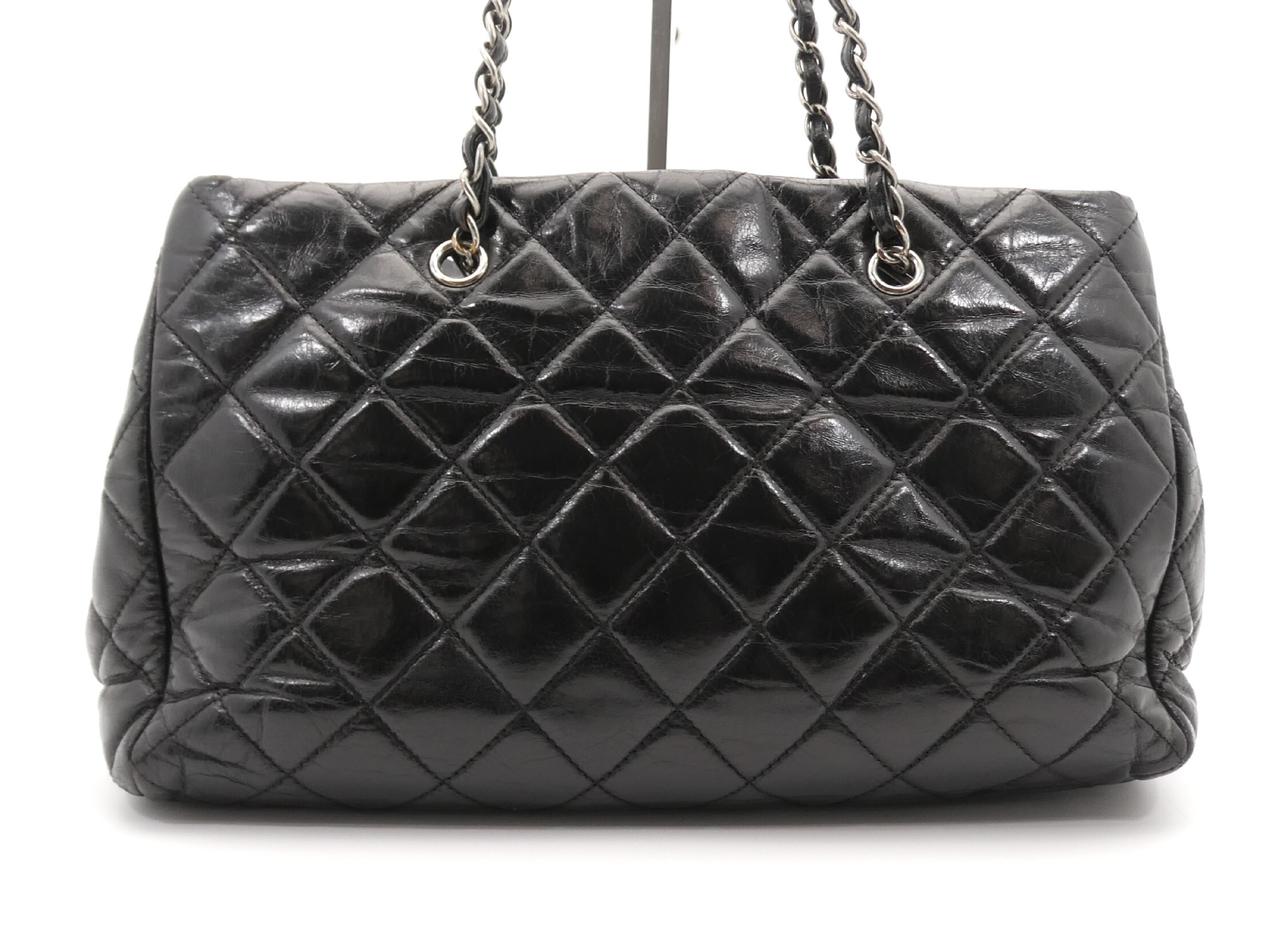 Matelassé Coco Mark Chain Tote Bag — view 2
