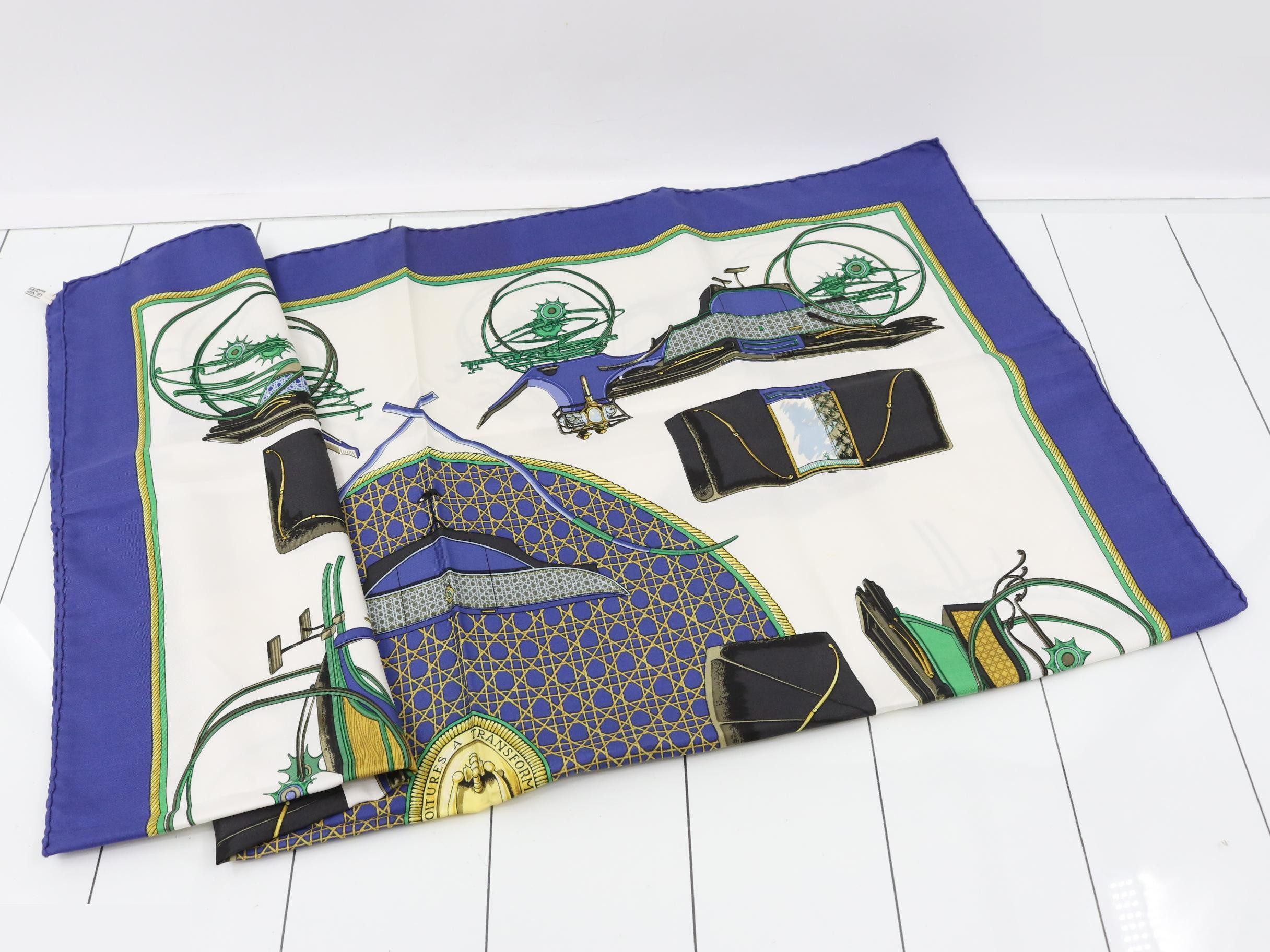 Carre 90, Blue/Ivory Silk — view 3