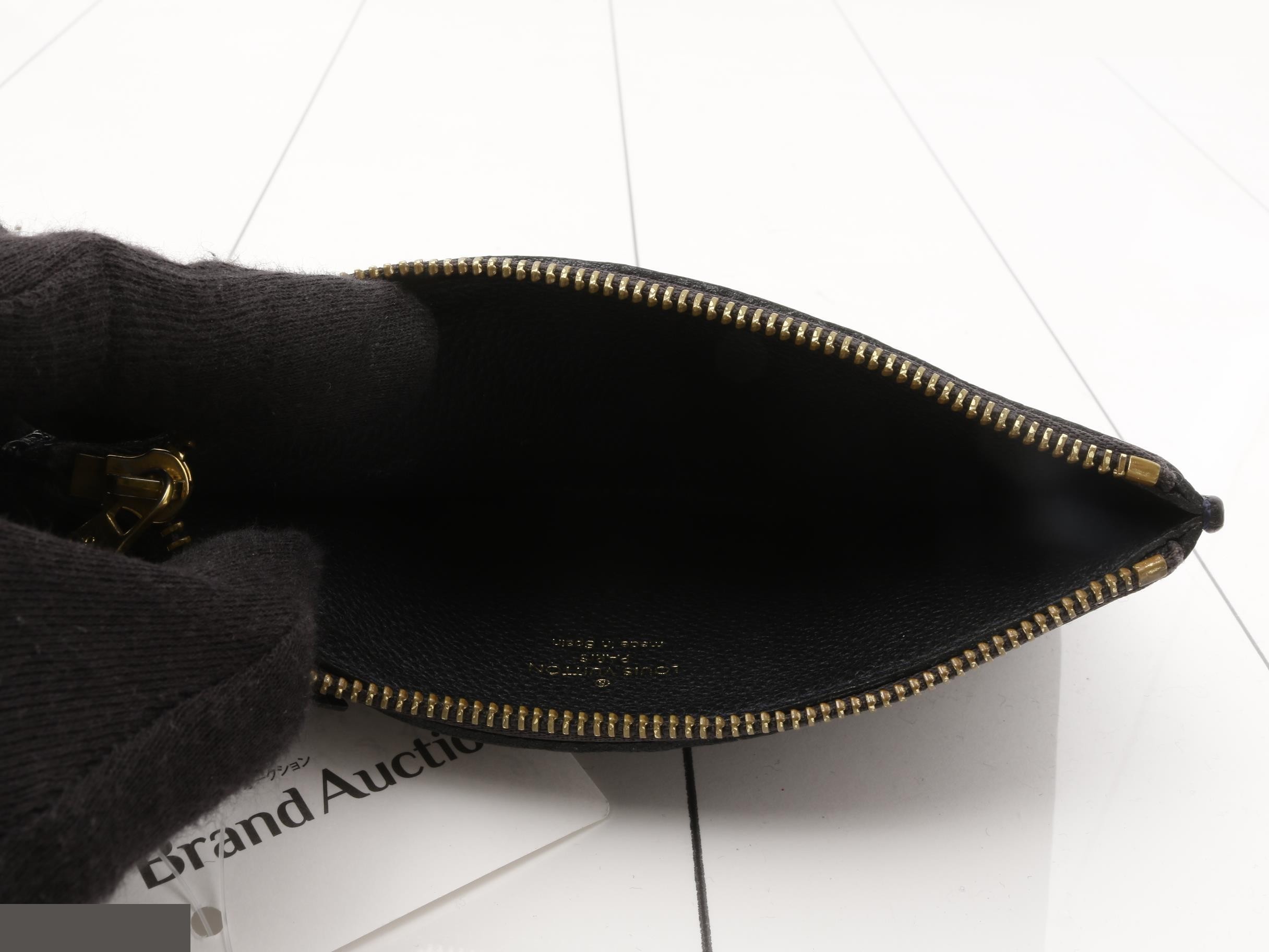 Coin case — view 4