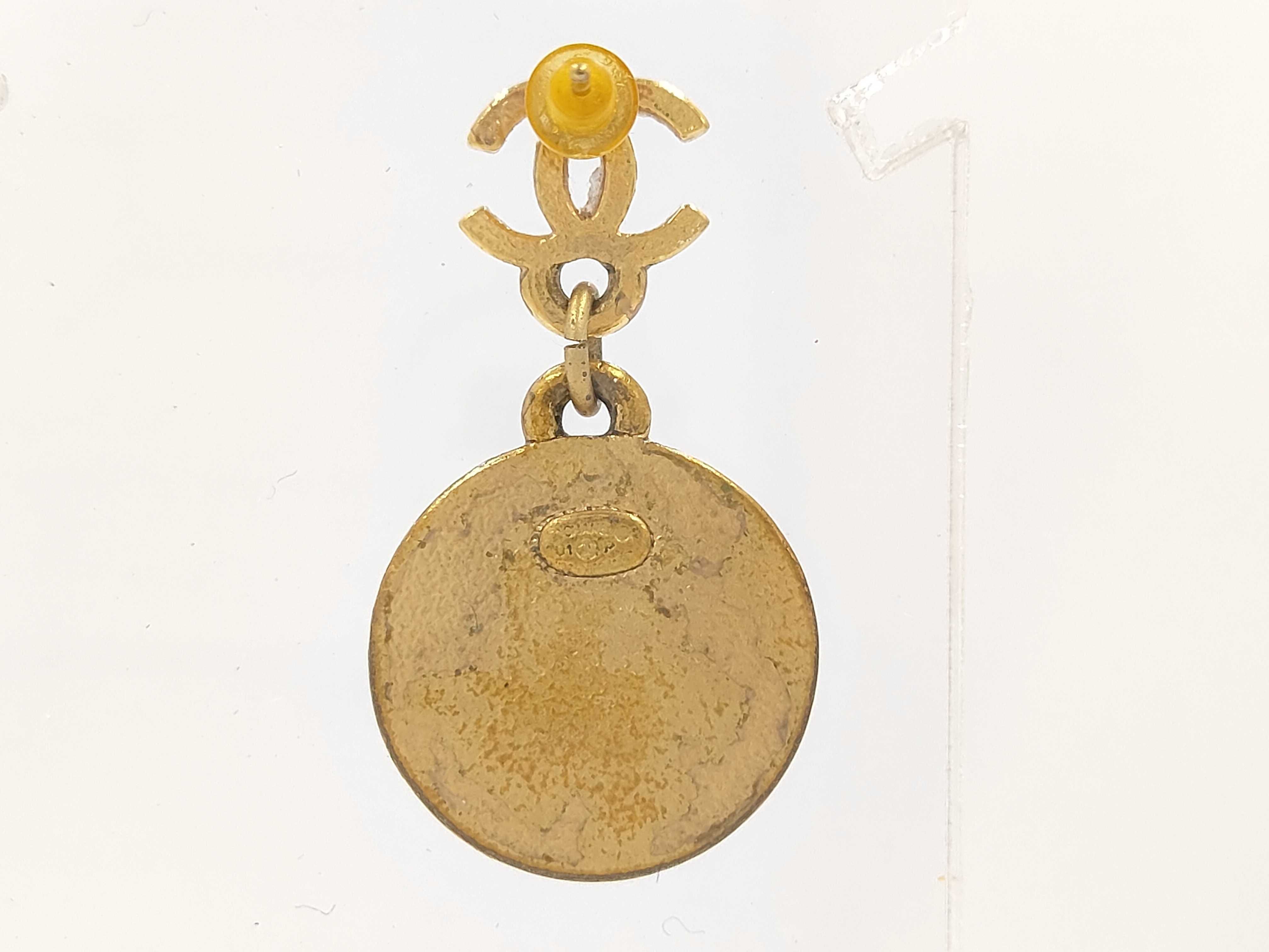 Coco Round Star Red Gold Earrings — view 2