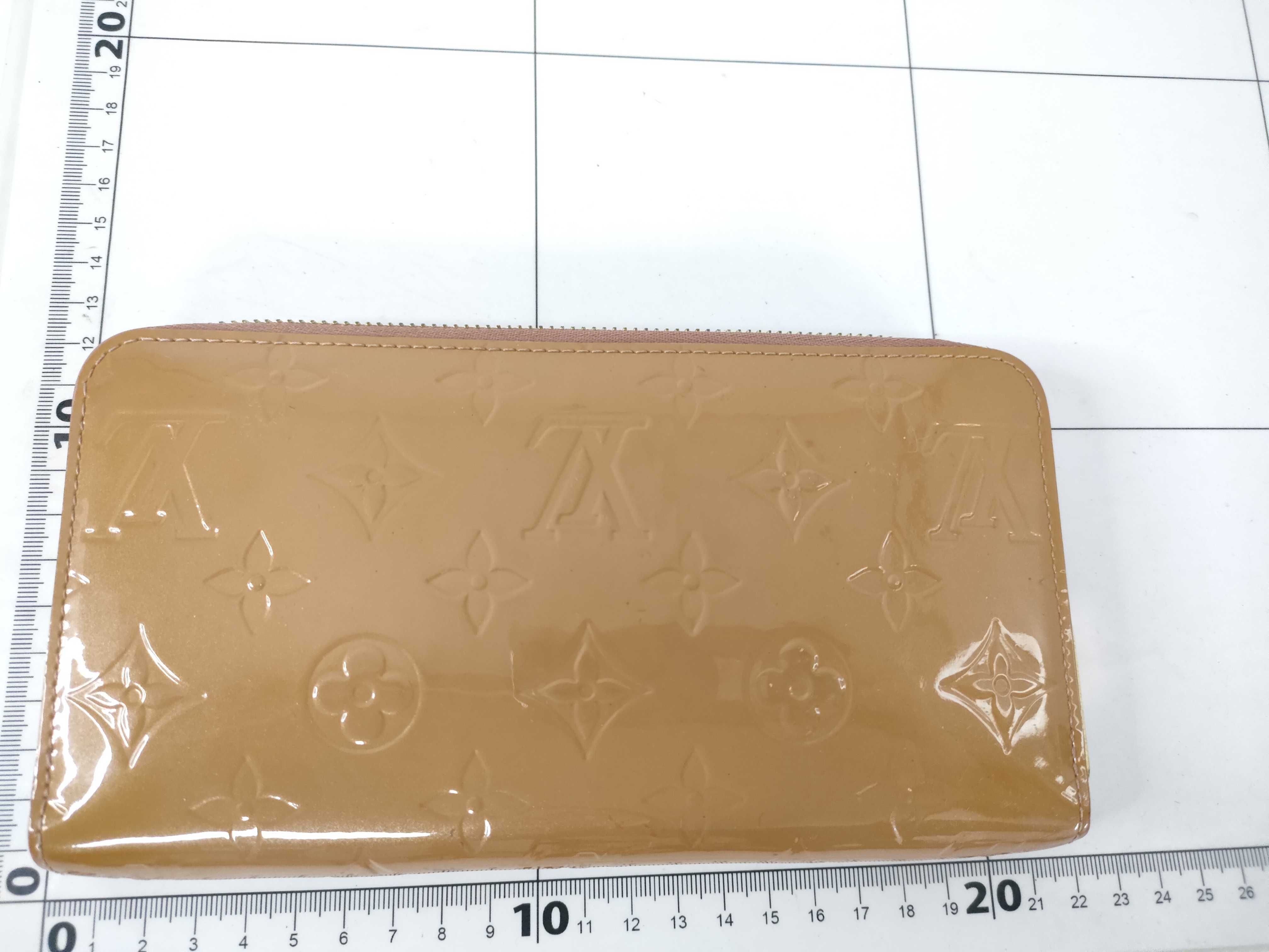 Vernis LV Louis Vuitton Monogram Vernis Zippy Wallet Long Wallet — view 2