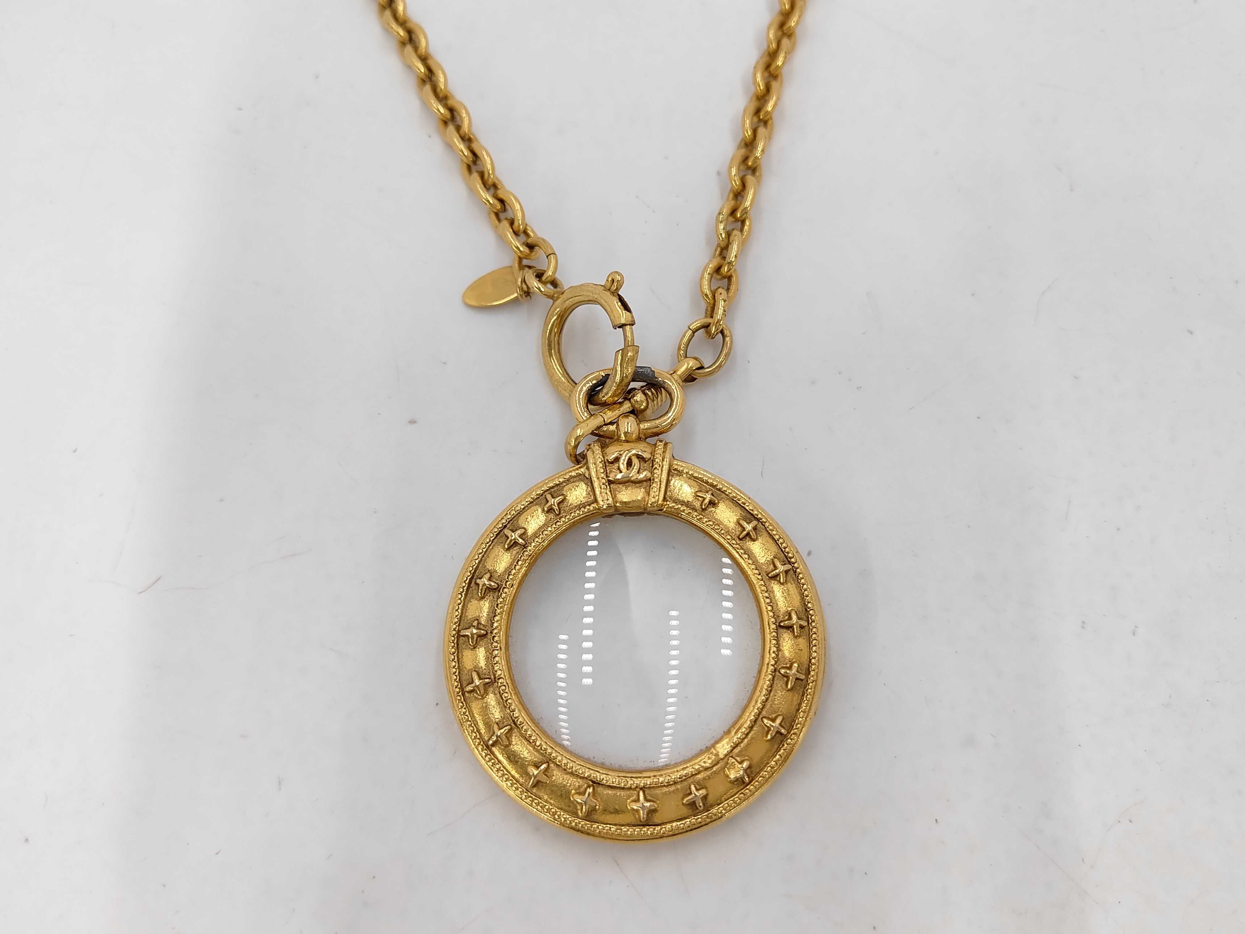 Magnifying Glass Design Pendant Gold Necklace