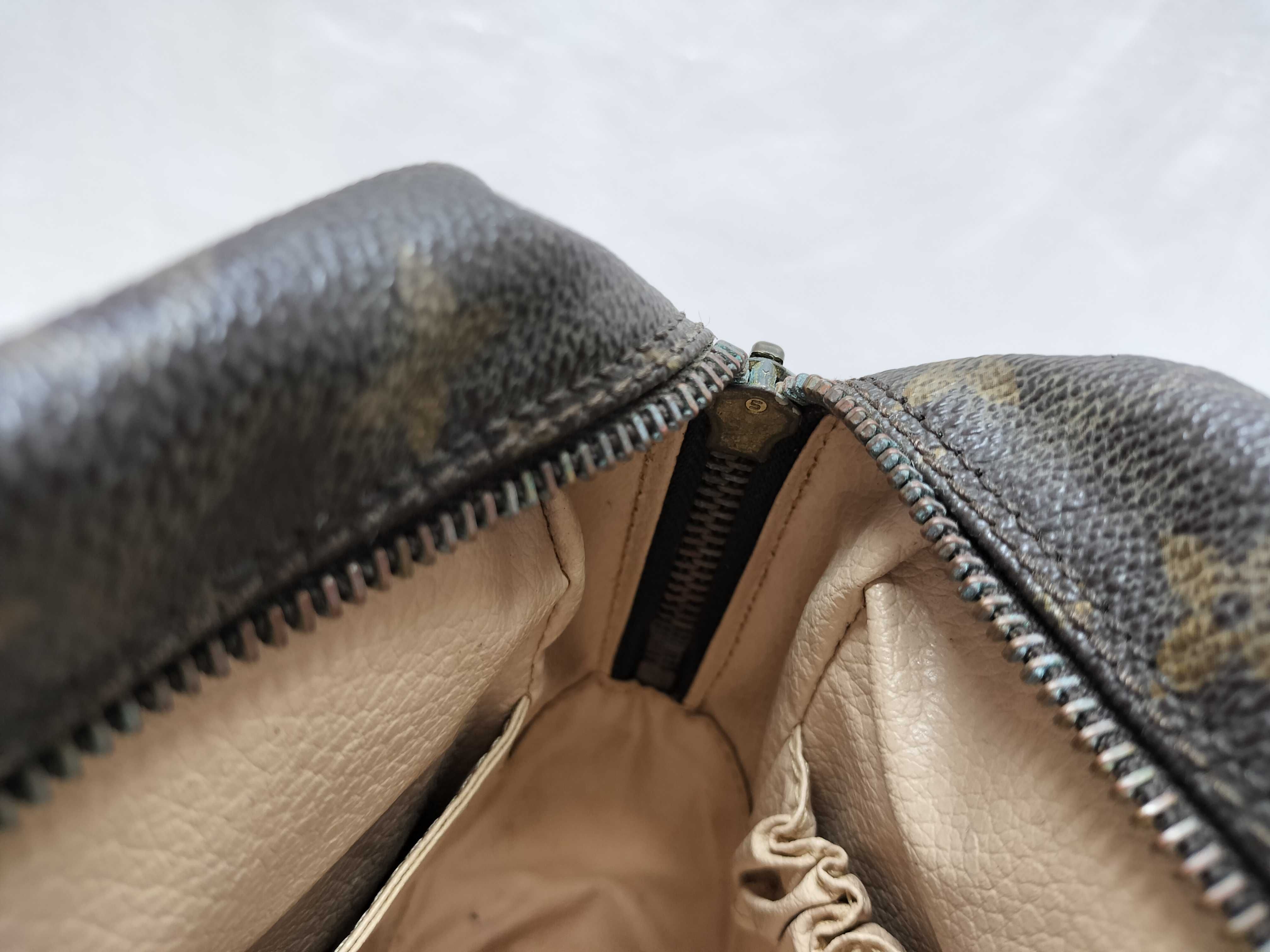 Monogram M47522 Troussard Toilette 28 Handbag (Damaged Zipper) — view 12