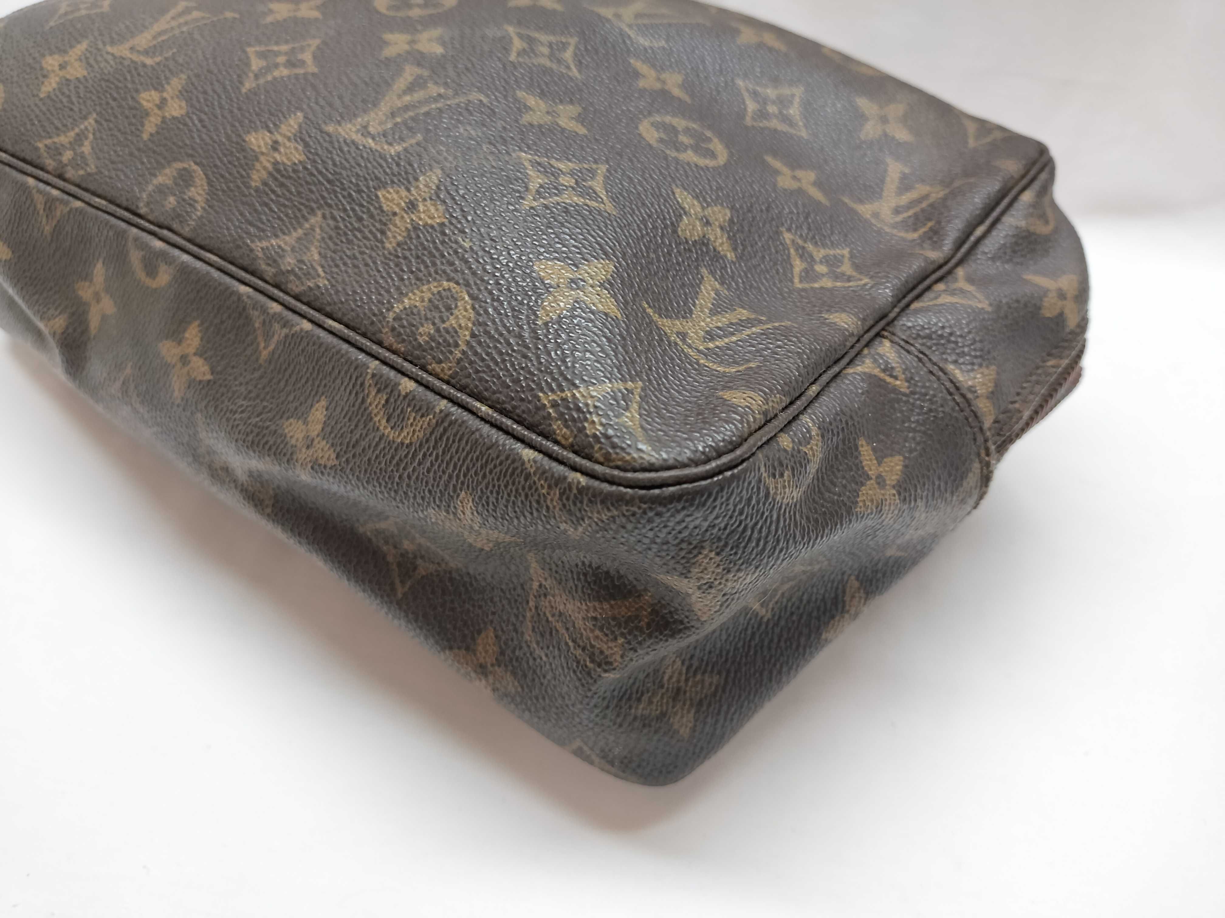 Monogram M47522 Troussard Toilette 28 Handbag (Damaged Zipper) — view 4