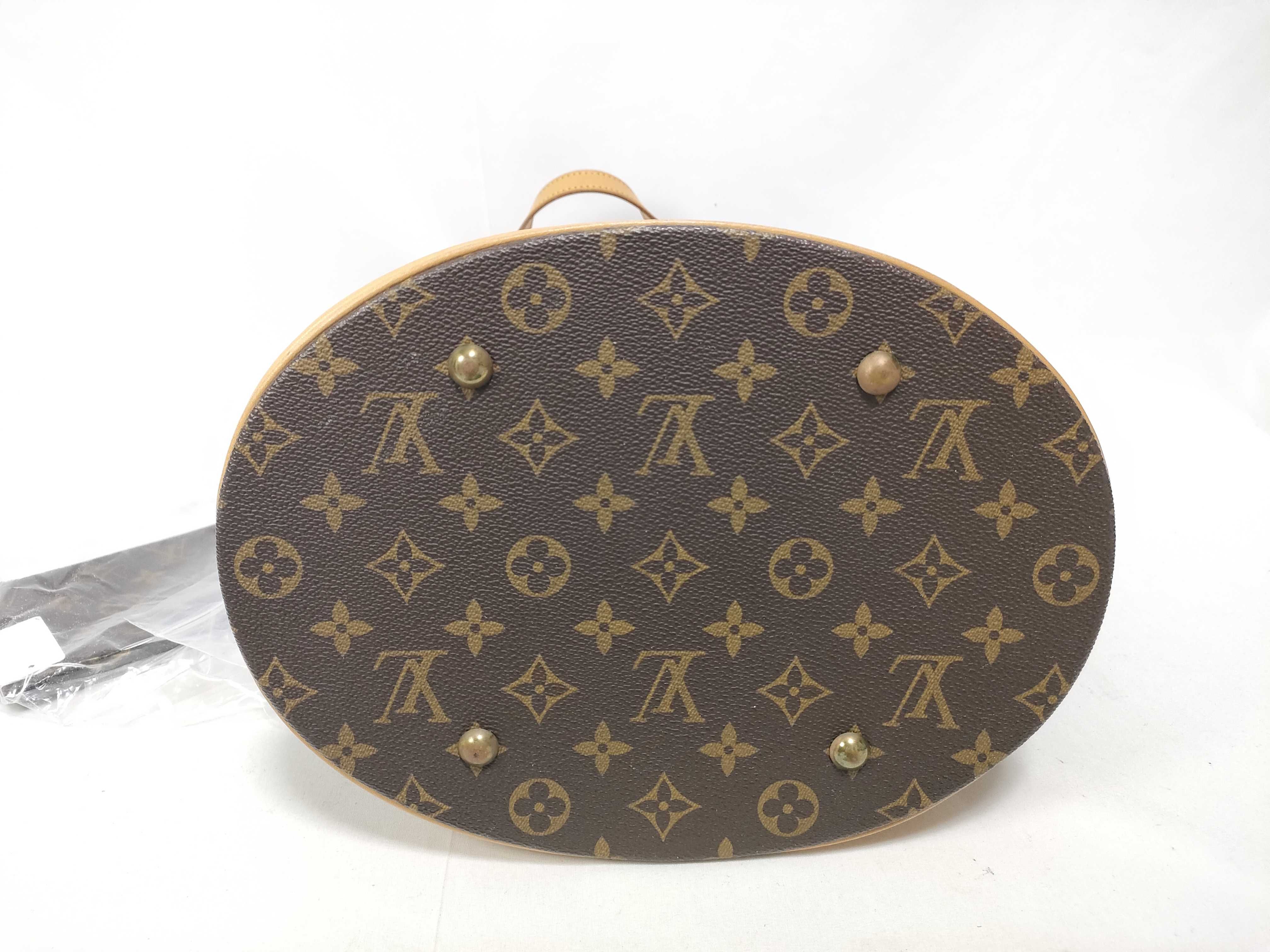 Monogram Bucket GM M42236 VI1927 Shoulder Bag with Pouch — view 3