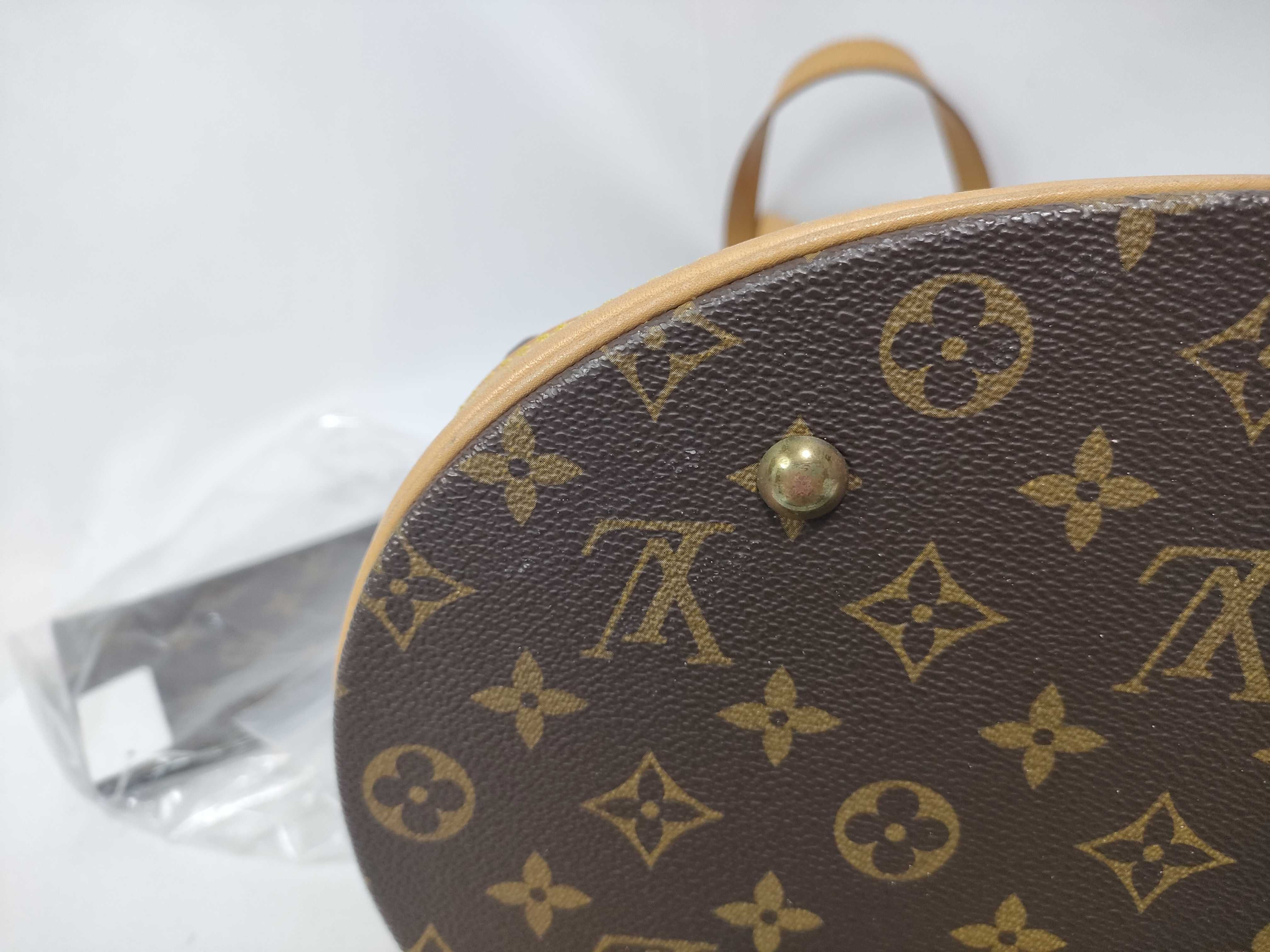 Monogram Bucket GM M42236 VI1927 Shoulder Bag with Pouch — view 4