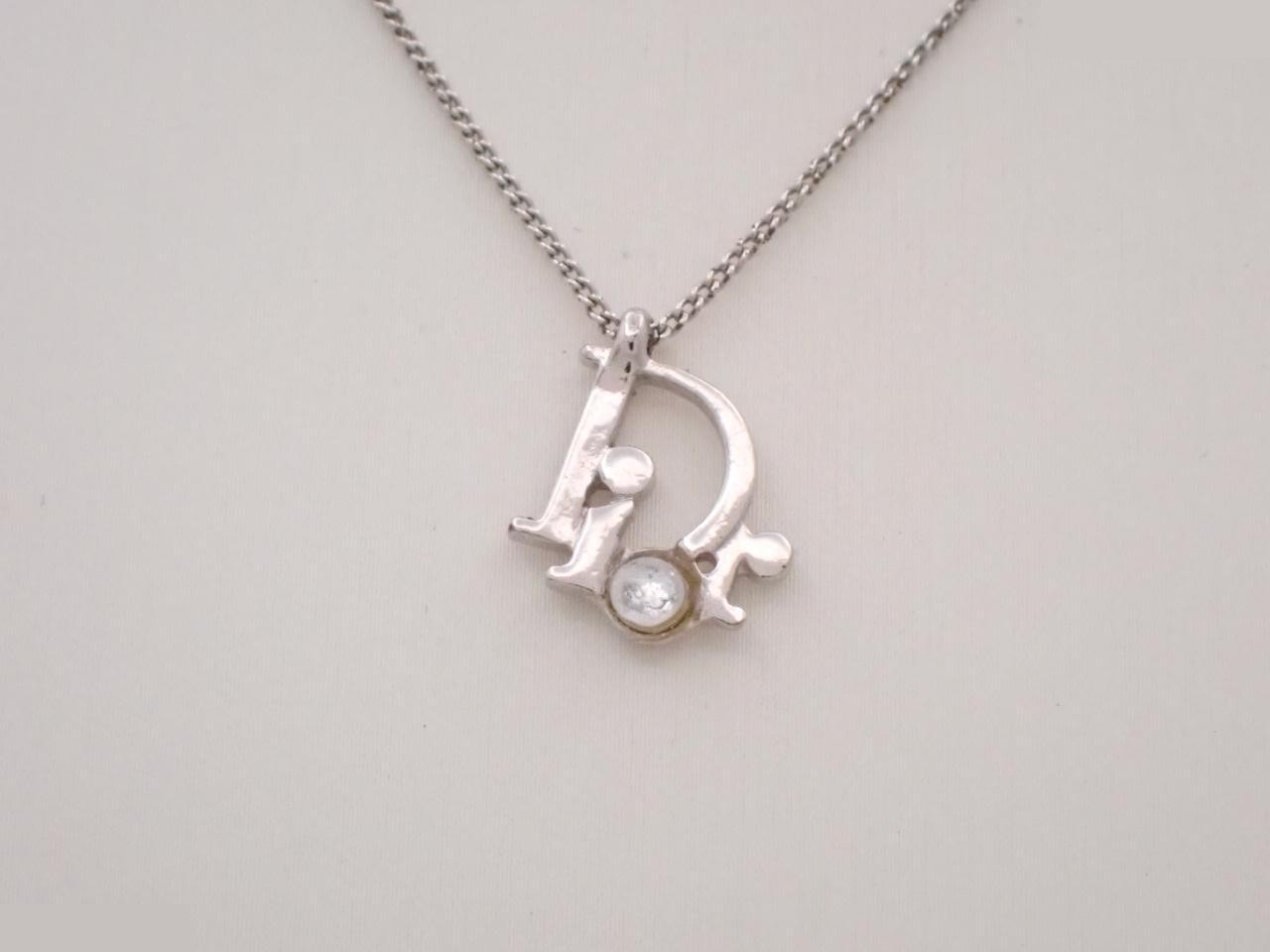 Other lines: Precious metals, necklaces, pendants, chain approximately 48cm