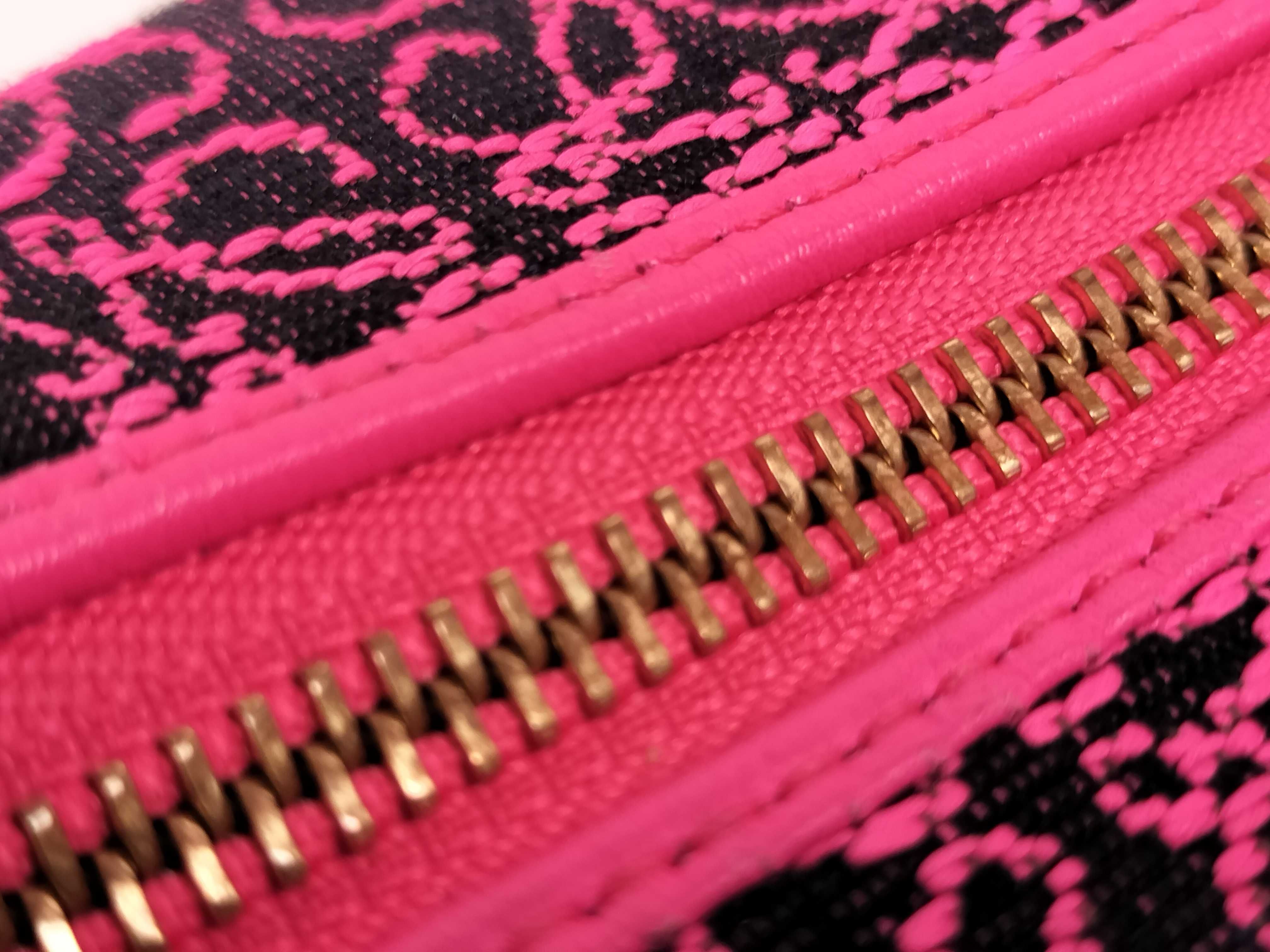 pink handbag — view 8