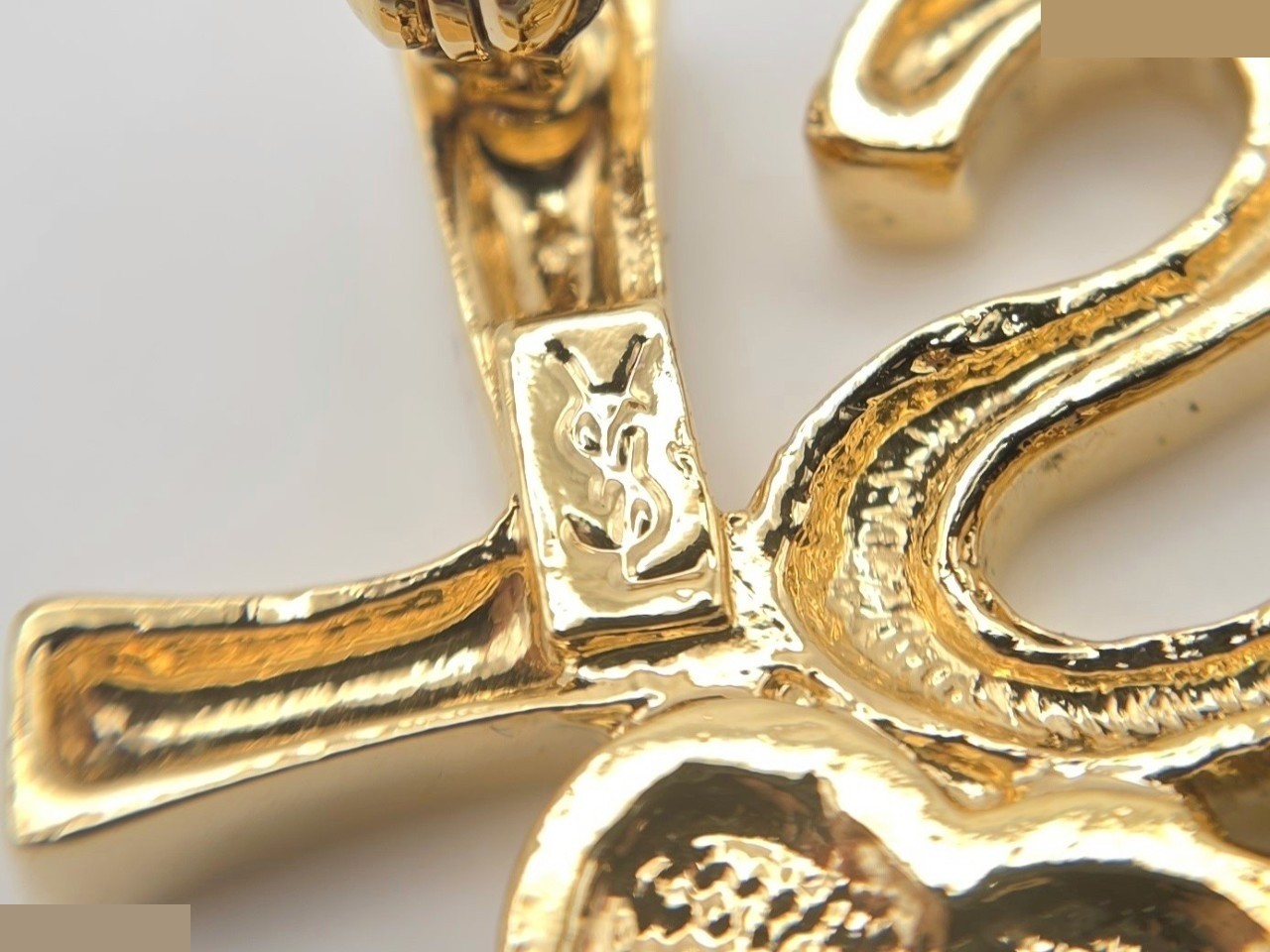 brooch — view 5