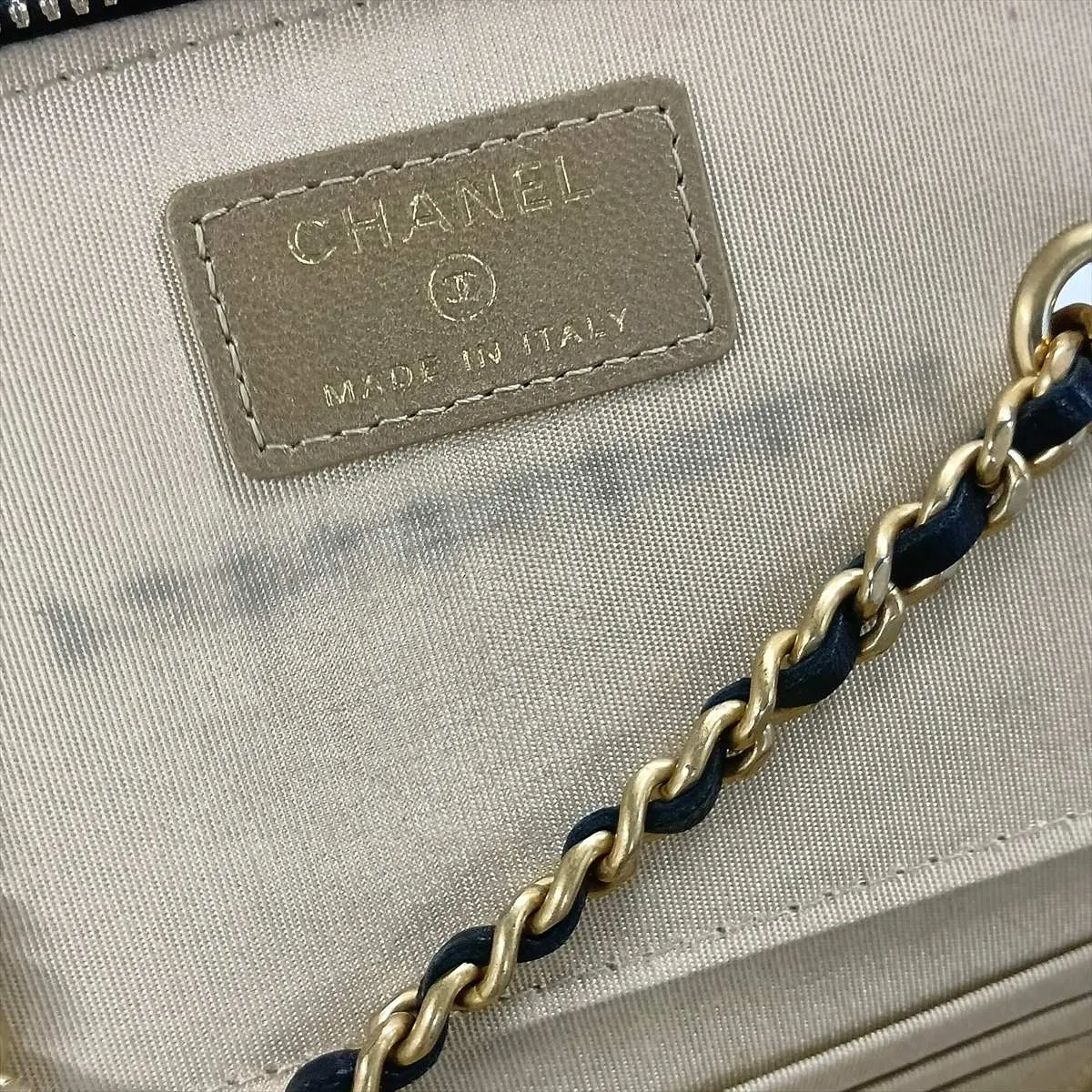Matelassé Lambskin Shoulder Bag Vanity Case, Black with Gold Hardware, Serial Number 31569969 (Serial Number in the 31st range) — view 11