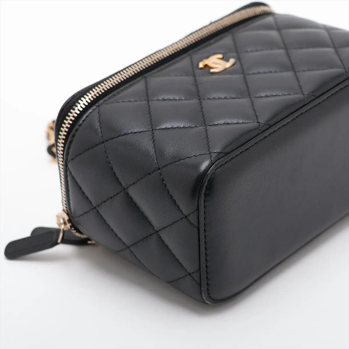 Matelassé Lambskin Shoulder Bag Vanity Case, Black with Gold Hardware, Serial Number 31569969 (Serial Number in the 31st range) — view 4