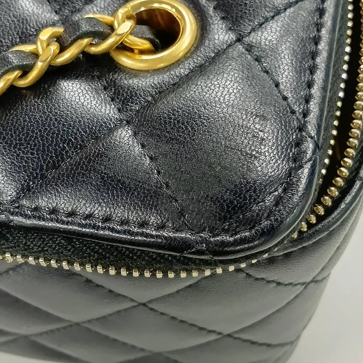 Matelassé Lambskin Shoulder Bag Vanity Case, Black with Gold Hardware, Serial Number 31569969 (Serial Number in the 31st range) — view 10