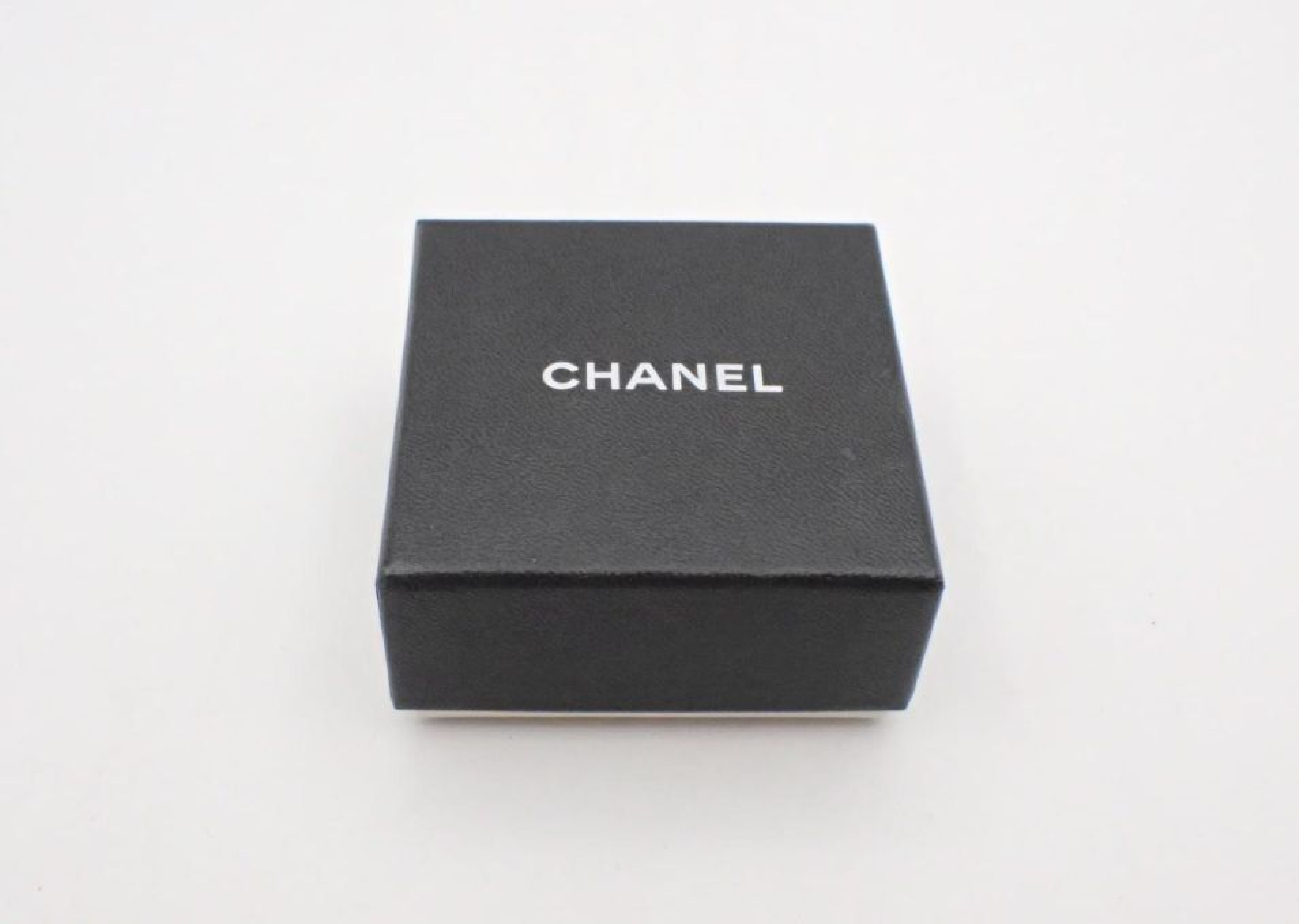Coco Mark Star Earrings (with original packaging) 08P (with box) — view 5