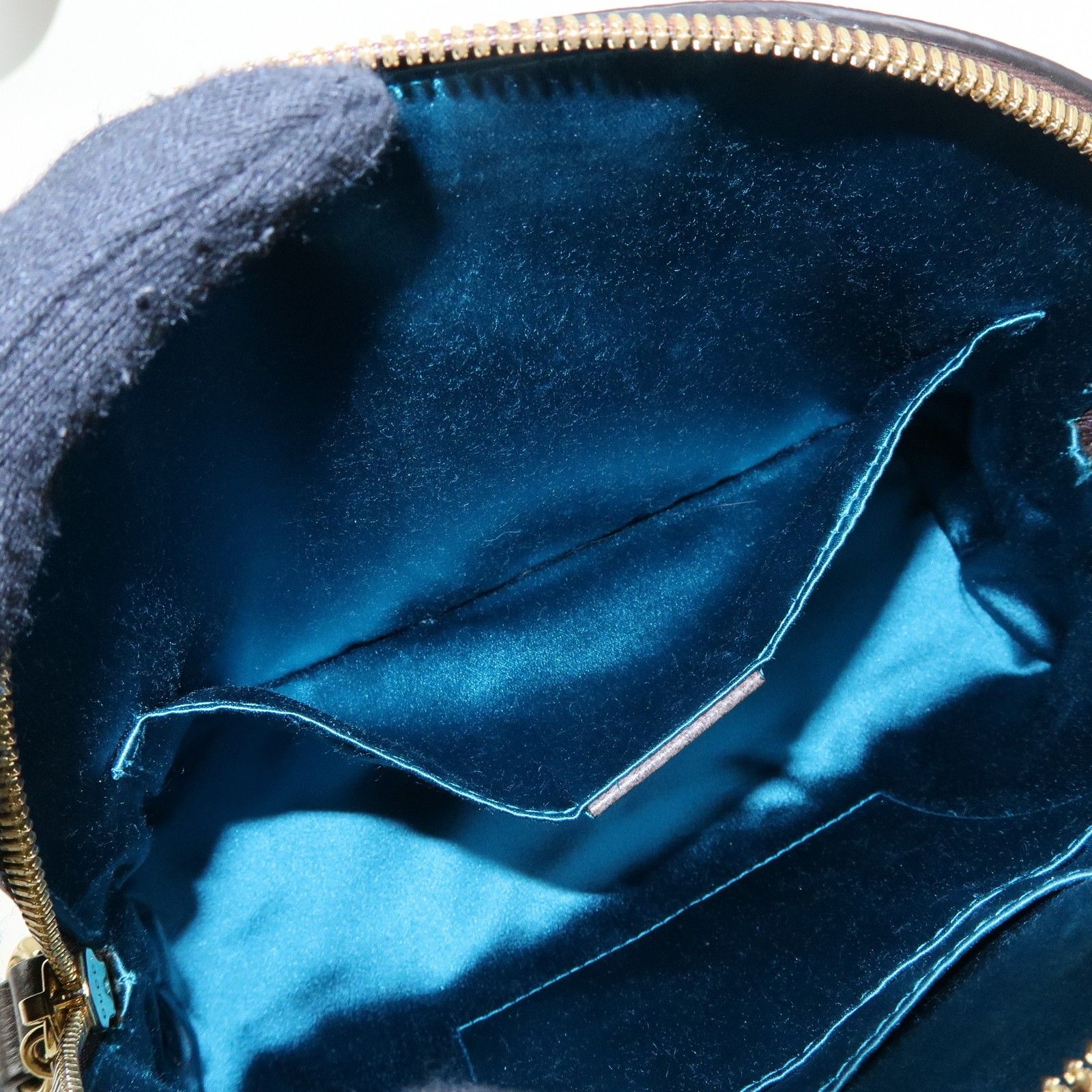 GG Supreme Small Ophidia Dome Shoulder Bag — view 19