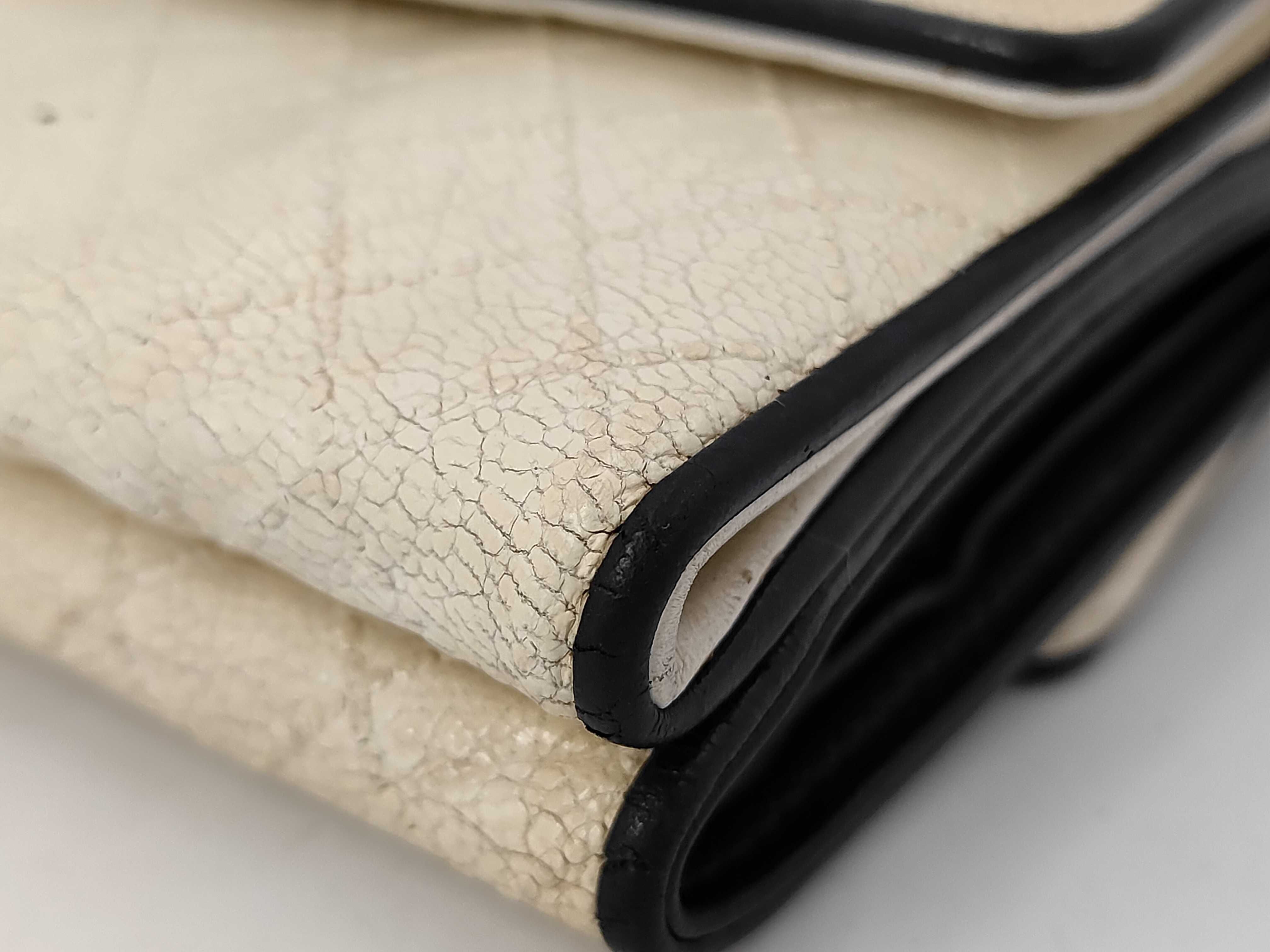 Bicolore Tri-fold Wallet, Leather, Silver Hardware, Off-white x Black, 11525139 — view 3