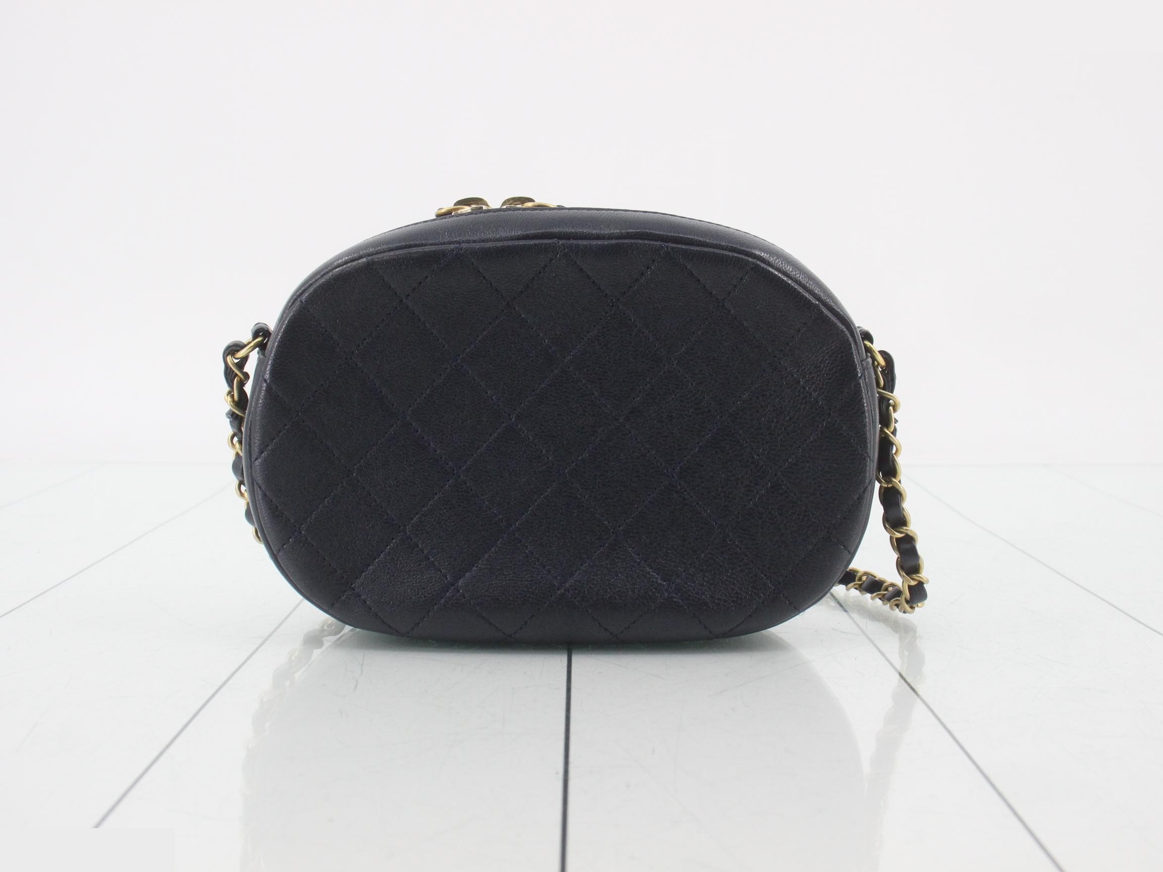 Camera bag, chain shoulder bag, lambskin, navy — view 2
