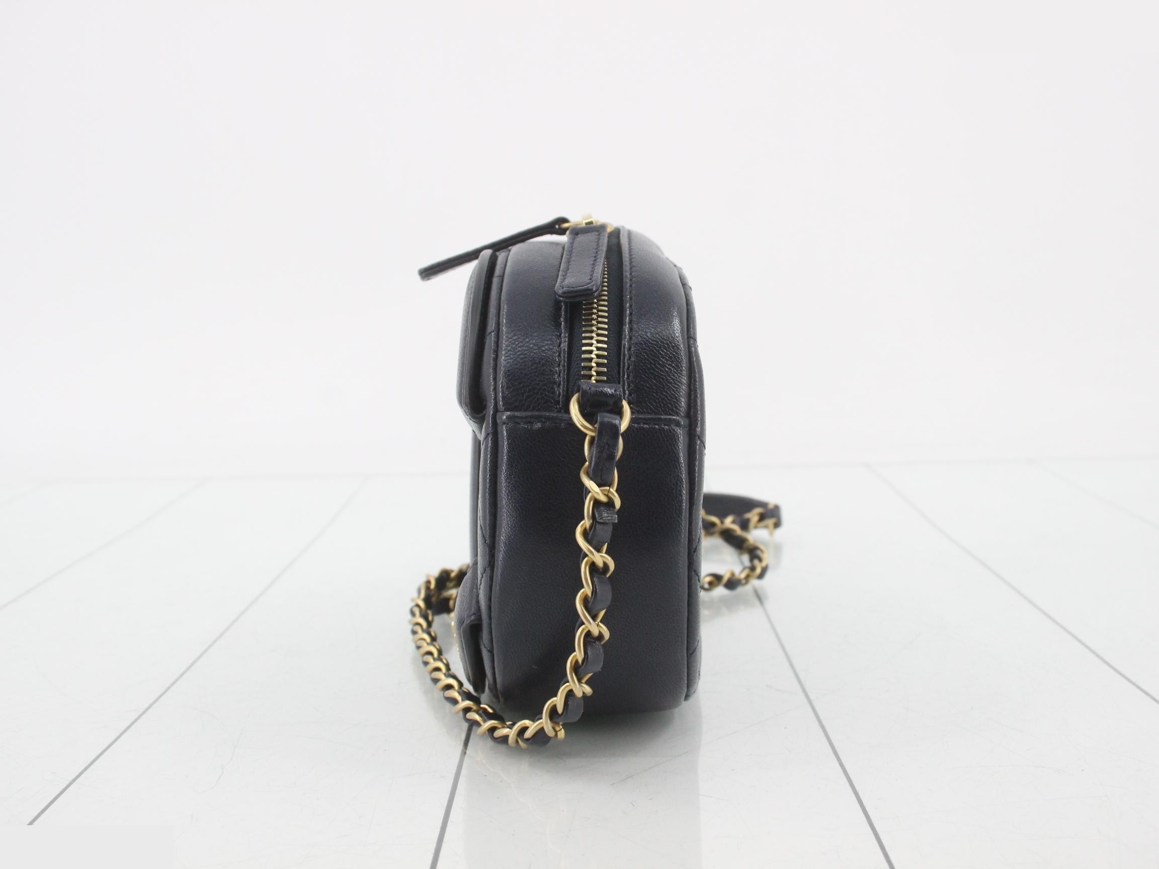 Camera bag, chain shoulder bag, lambskin, navy — view 3
