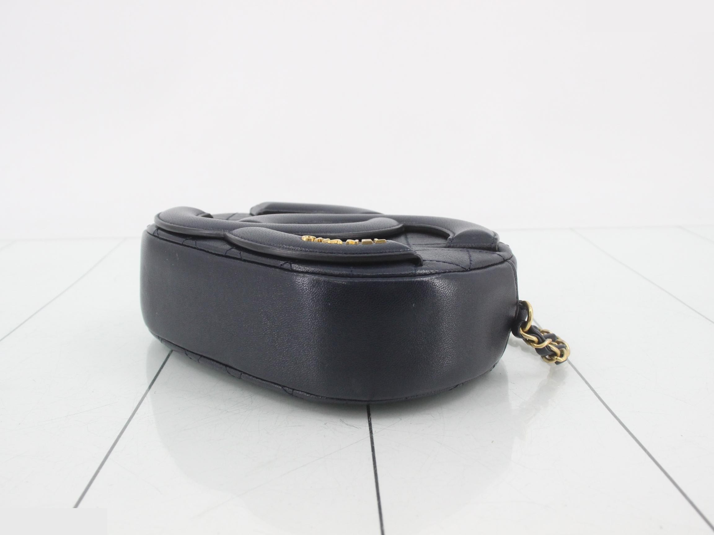 Camera bag, chain shoulder bag, lambskin, navy — view 6