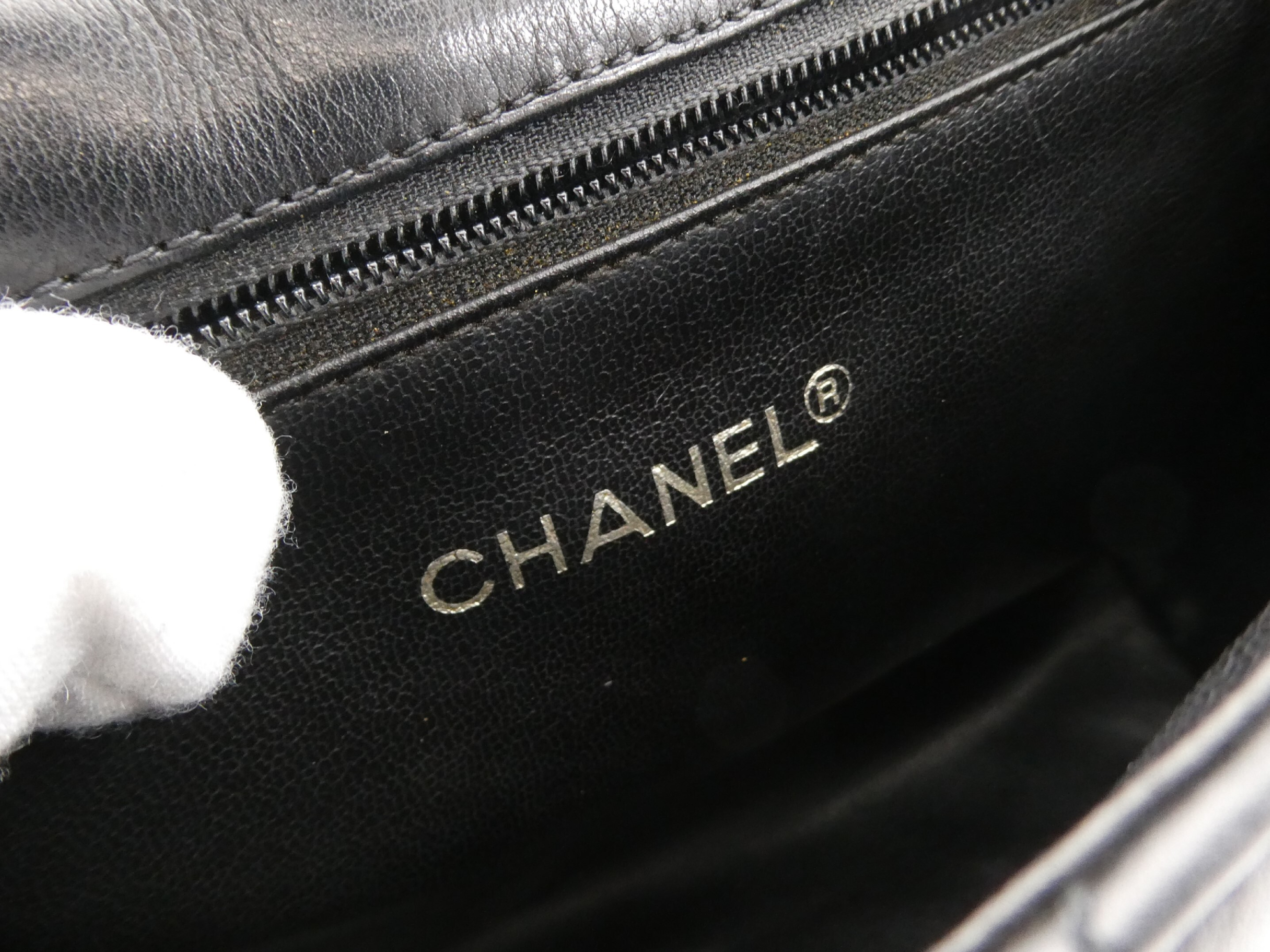 Matelassé Coco Mark Chain Shoulder Bag — view 8