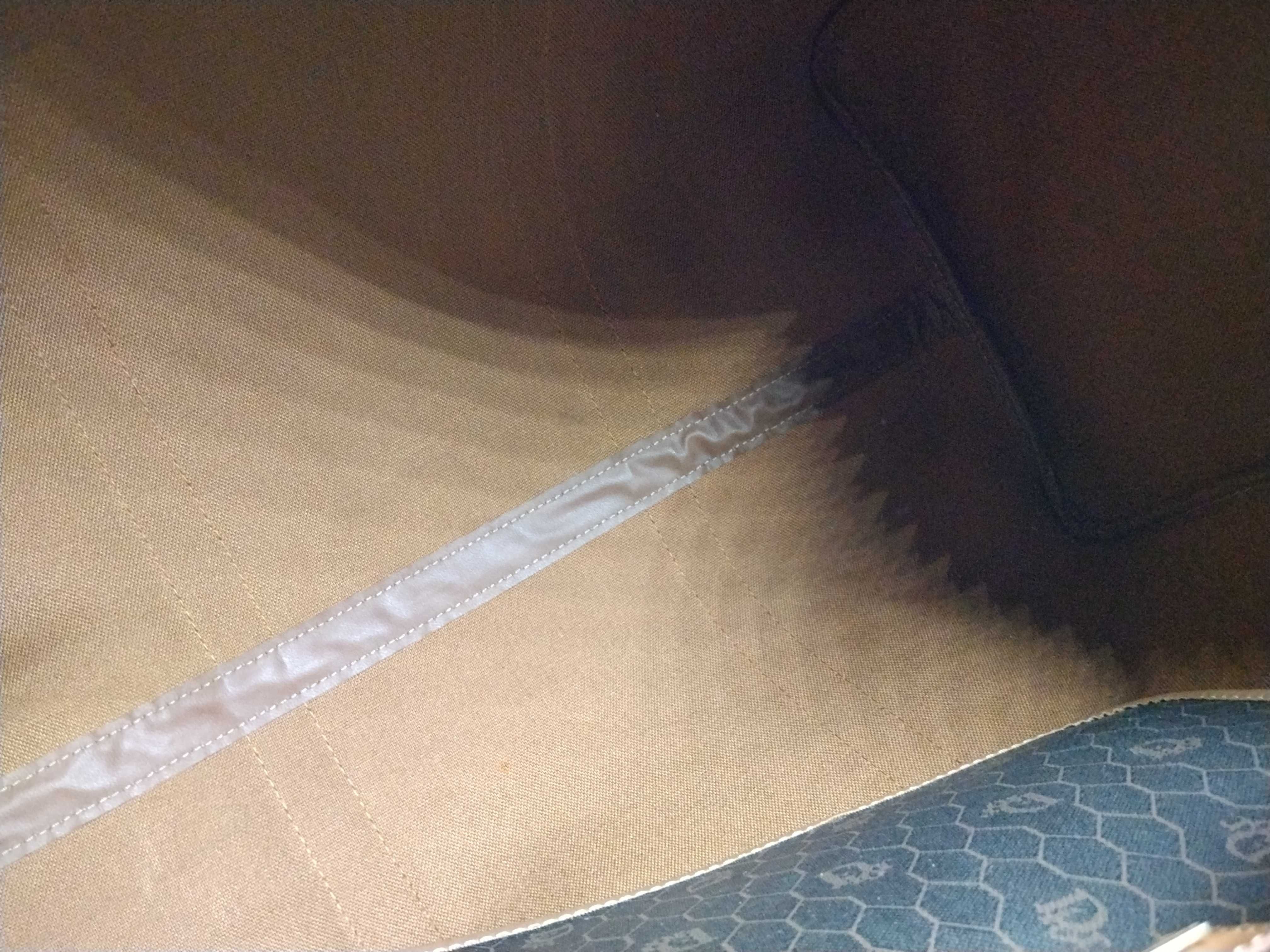 Honeycomb Pattern Boston Bag — view 10