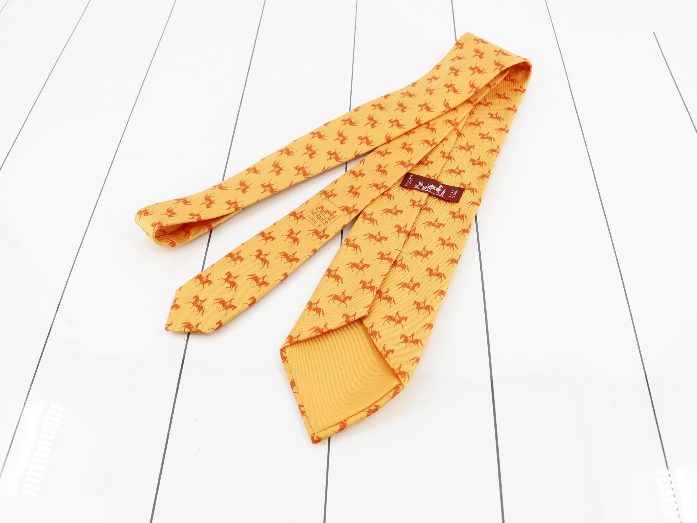 necktie, jockey, horse — view 2